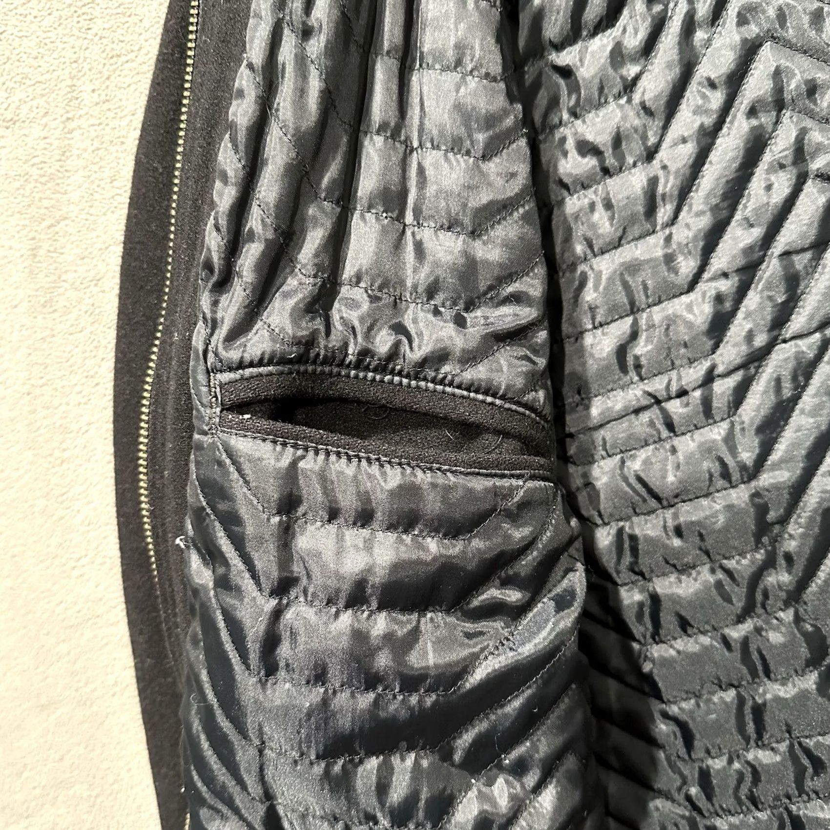 Gap VINTAGE Gap Bomber Jacket Men Small Black Wool Blend Quilted Lined Zip Pockets Full Zip Casual Winter 90s Style Mens Size US S / EU 44-46 / 1 - 4 Thumbnail