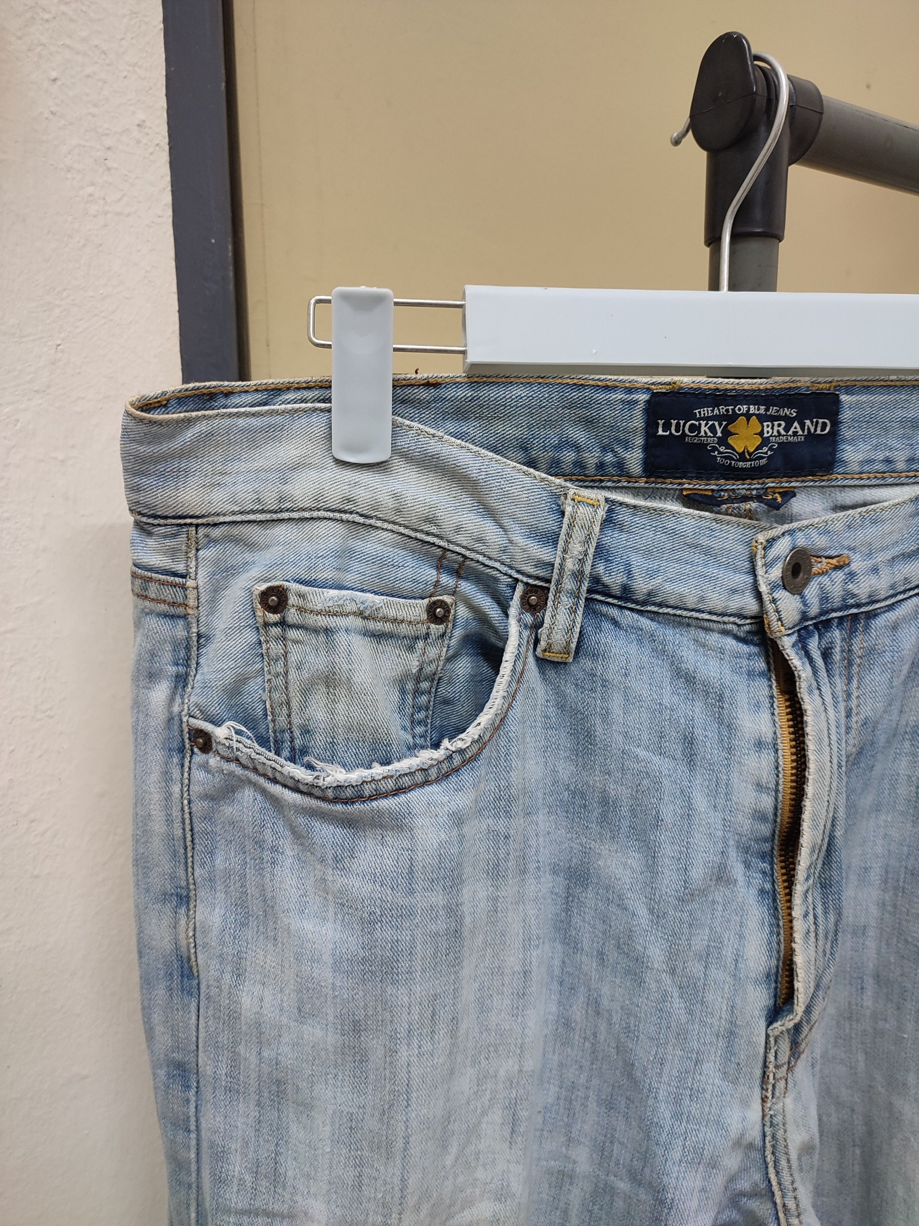 Lucky Brand VINTAGE LUCKY BRAND 181 RELAXED STRAIGHT DENIM Size US 35 - 7 Thumbnail