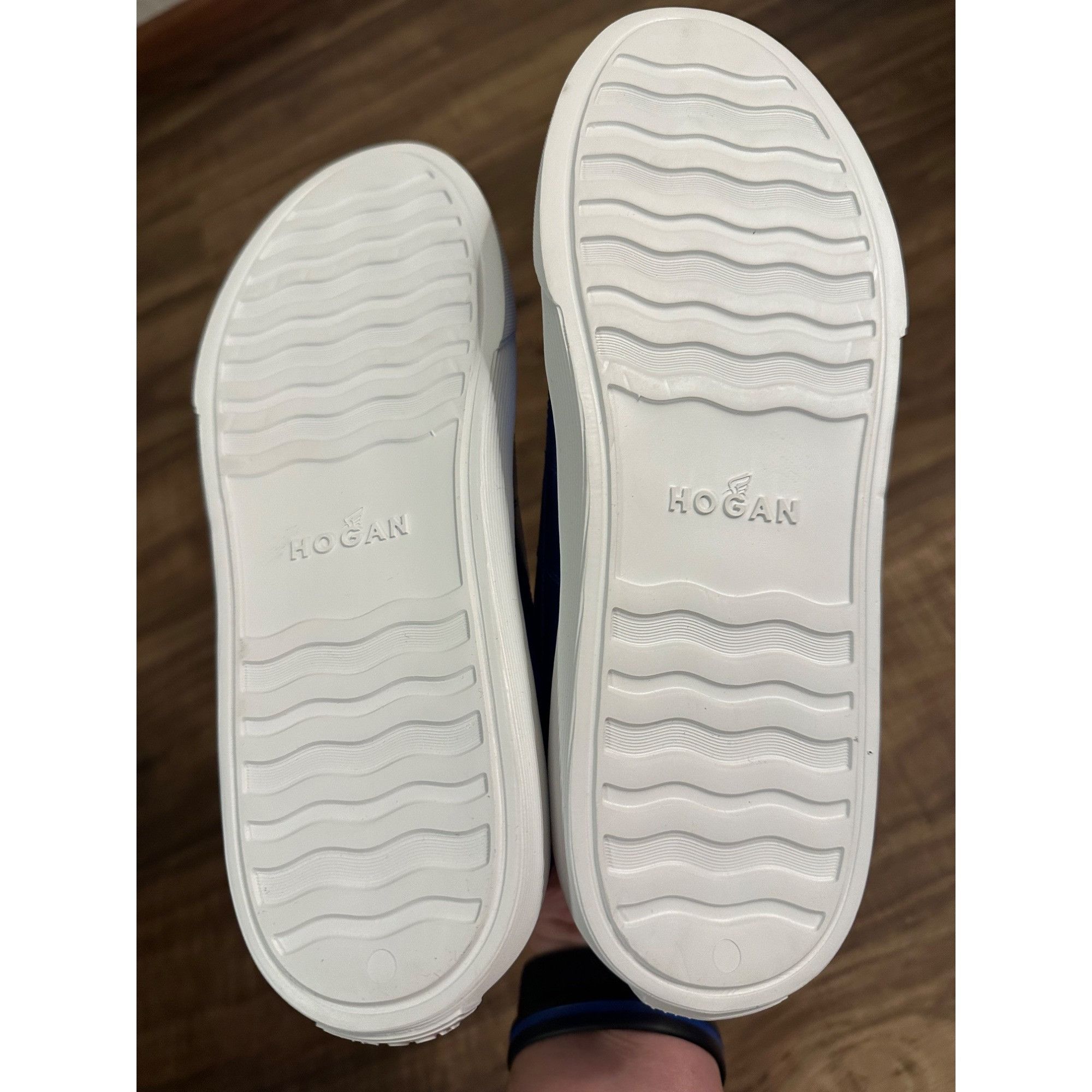 Hogan NWT Hogan Soft Leather Blue laminated effect Sz 35 / US Size Size US 5 / IT 35 - 8 Thumbnail