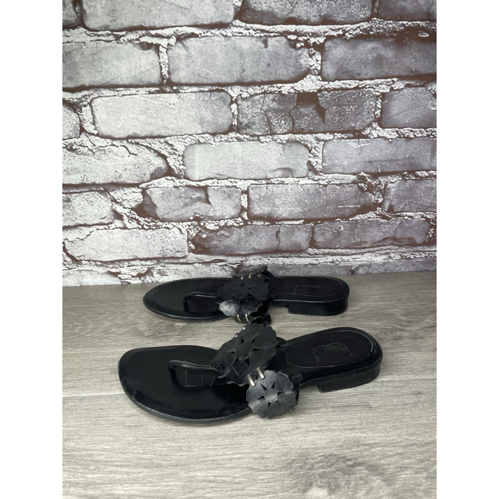 Vera Wang Vera Wang Lavender Label Black Leather Slides Thong Sandals Size US 6 / IT 36 - 11 Thumbnail