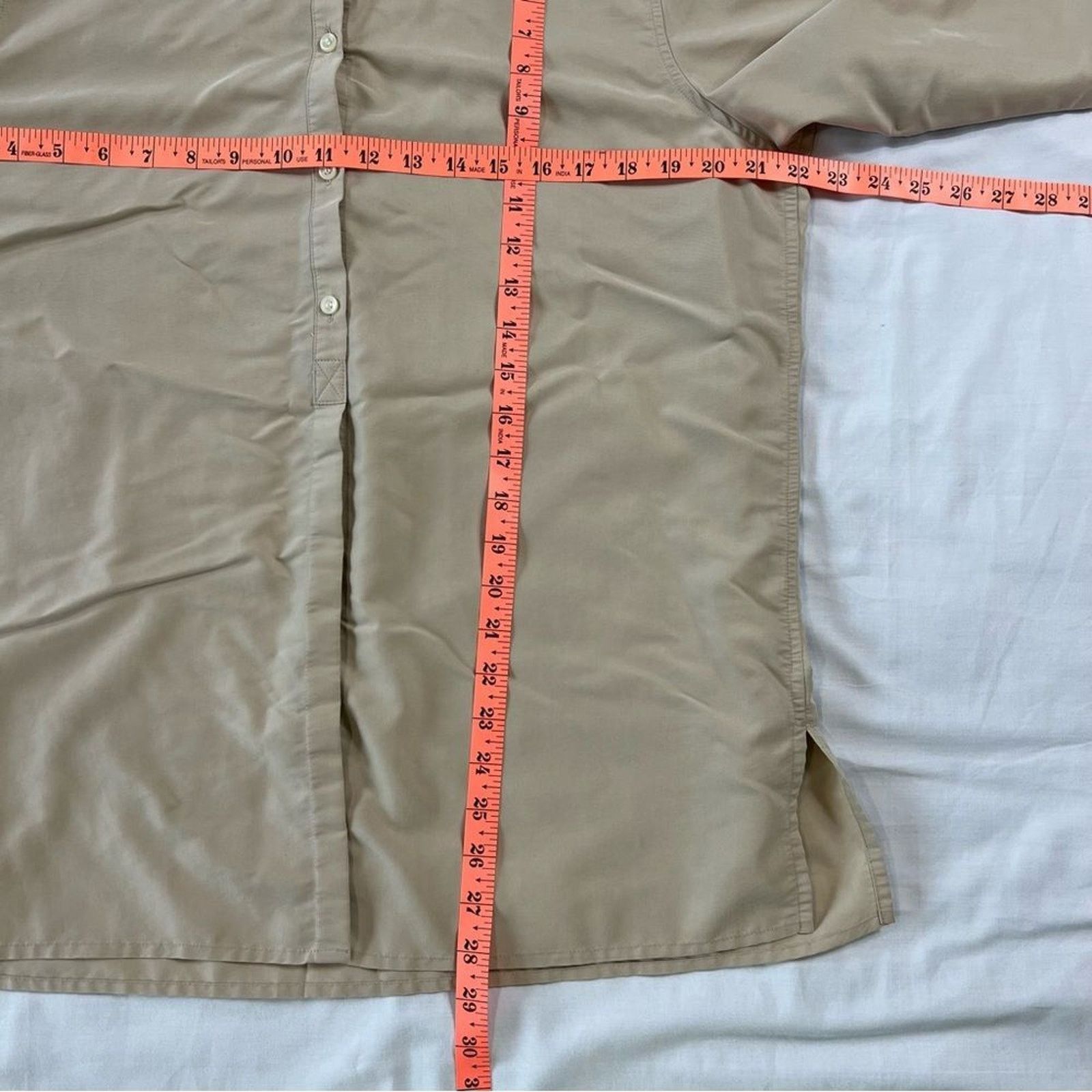 Liz Claiborne Liz Claiborne Lizsport Women's Large Tan Button Up Size L / US 10 / IT 46 - 2 Thumbnail