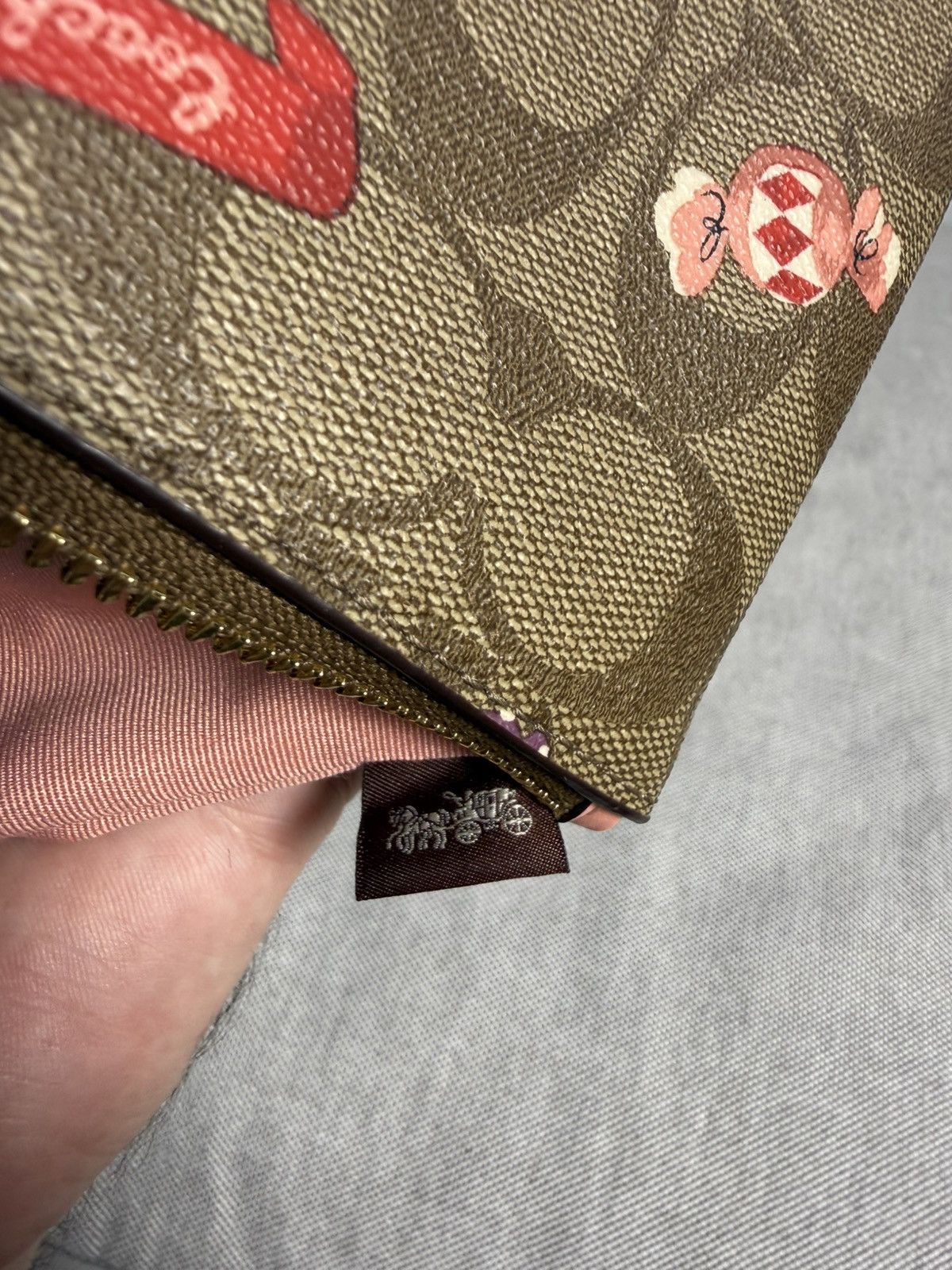 Coach Coach Large Corner Zip Wristlet In Signature Canvas Size ONE SIZE - 9 Thumbnail