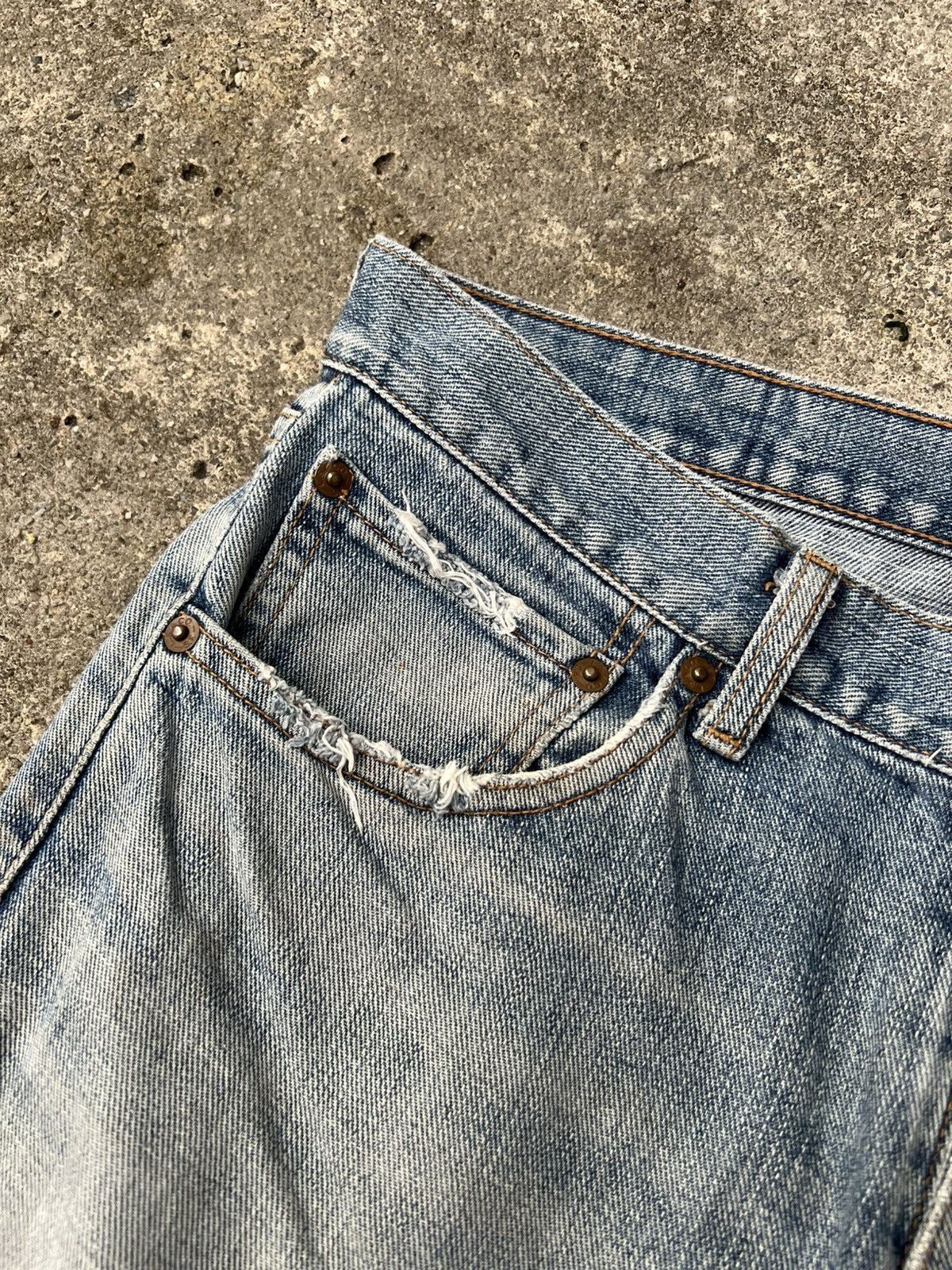 Levi's Vintage Levis 533 Distressed Light Wash Jean Size US 32 / EU 48 - 11 Thumbnail