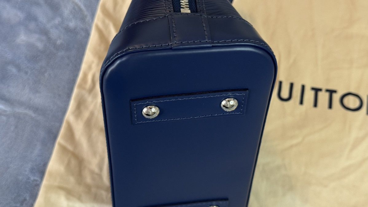 Louis Vuitton Louis Vuitton Epi Alma BB Indigo Size ONE SIZE - 6 Thumbnail