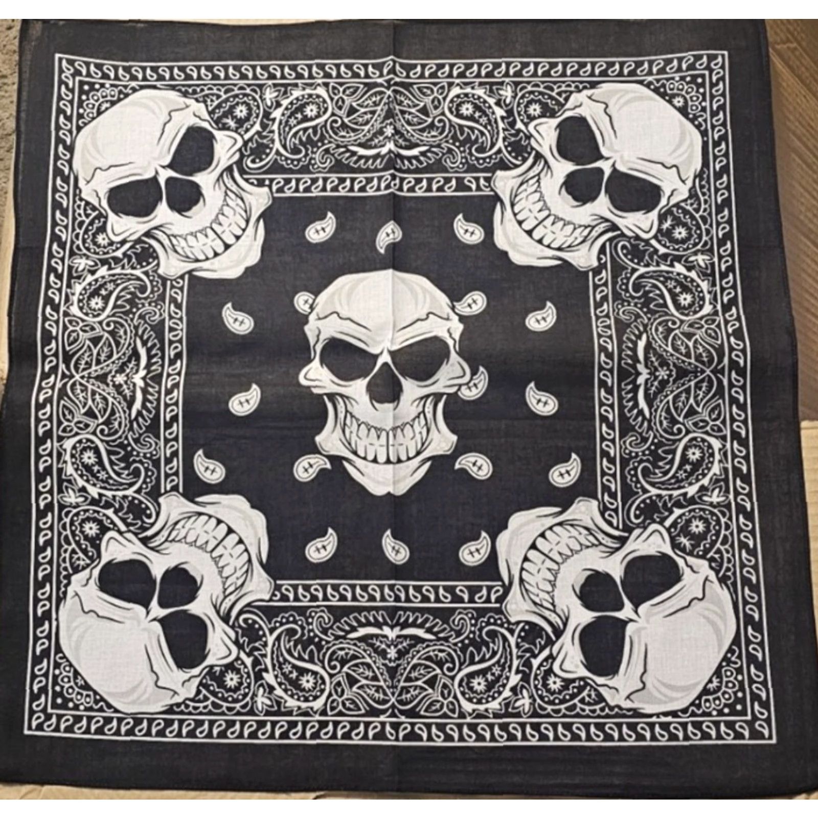 Vintage VINTAGE SKULLS PAISLEY BANDANA SET OF 3 BANDANA (UNBRANDED) Size ONE SIZE - 2 Thumbnail