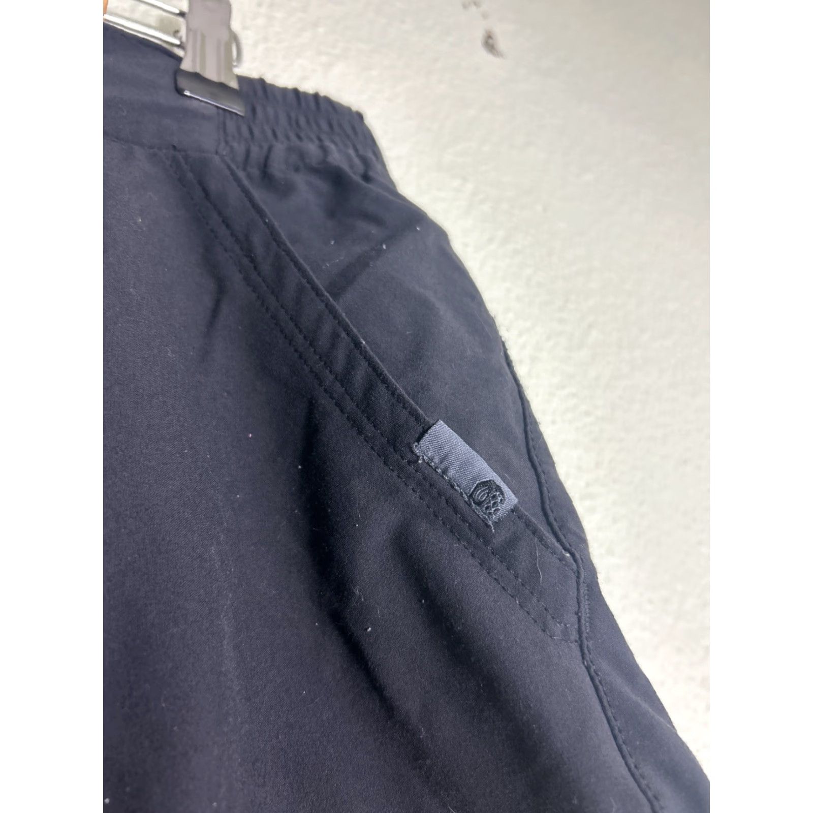 Mountain Hardwear Mountain Hardwear Shorts Womens Size 10 Black Nylon Hiking Elastane 32x5 Size 32" / US 10 / IT 46 - 4 Thumbnail