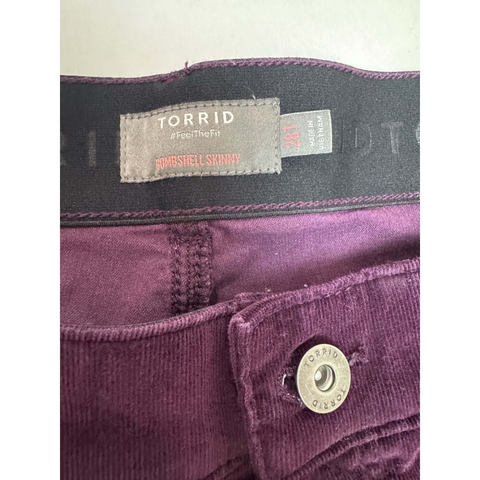 Other Torrid Bombshell Skinny Corduroy Pants 46" * 29" 28T Size 42" / US 20 - 3 Thumbnail