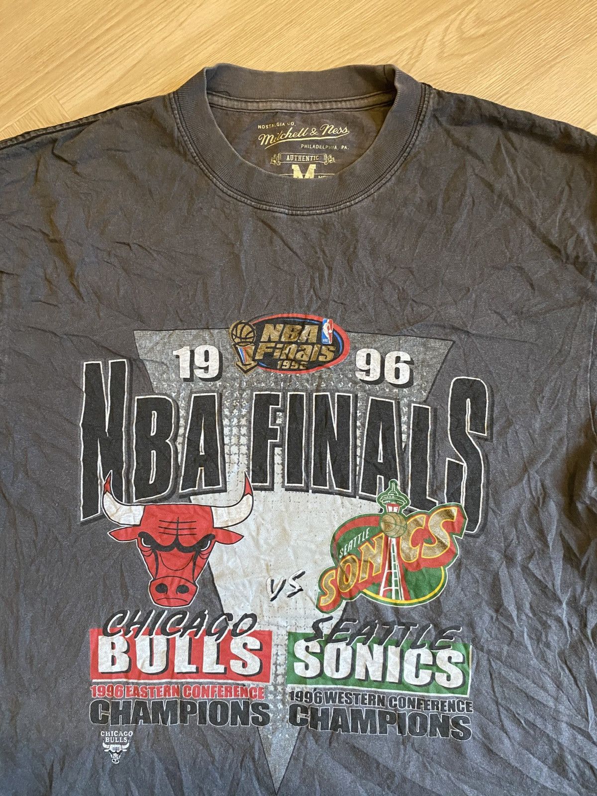 Mitchell & Ness MITCHELL & NESS NBA FINALS 1996 TSHIRT Size US M / EU 48-50 / 2 - 1 Thumbnail