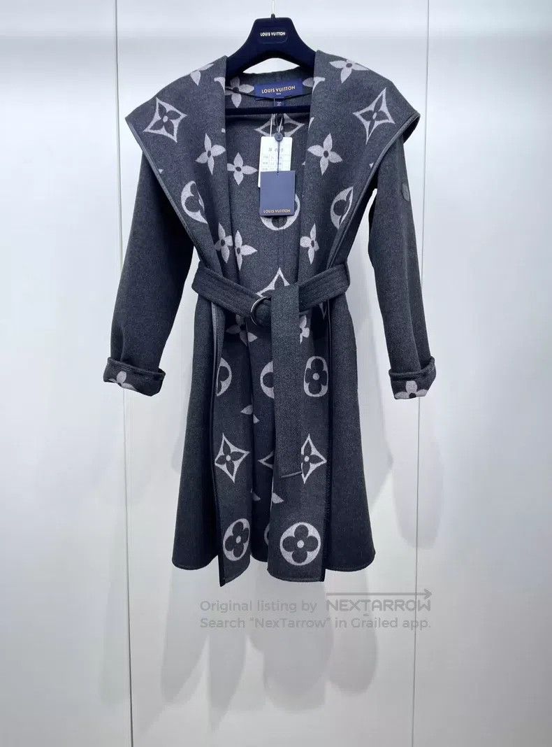 Louis Vuitton Louis Vuitton Old Flower Bathrobe Overcoat Size 4XL / US 24-26 - 1 Thumbnail