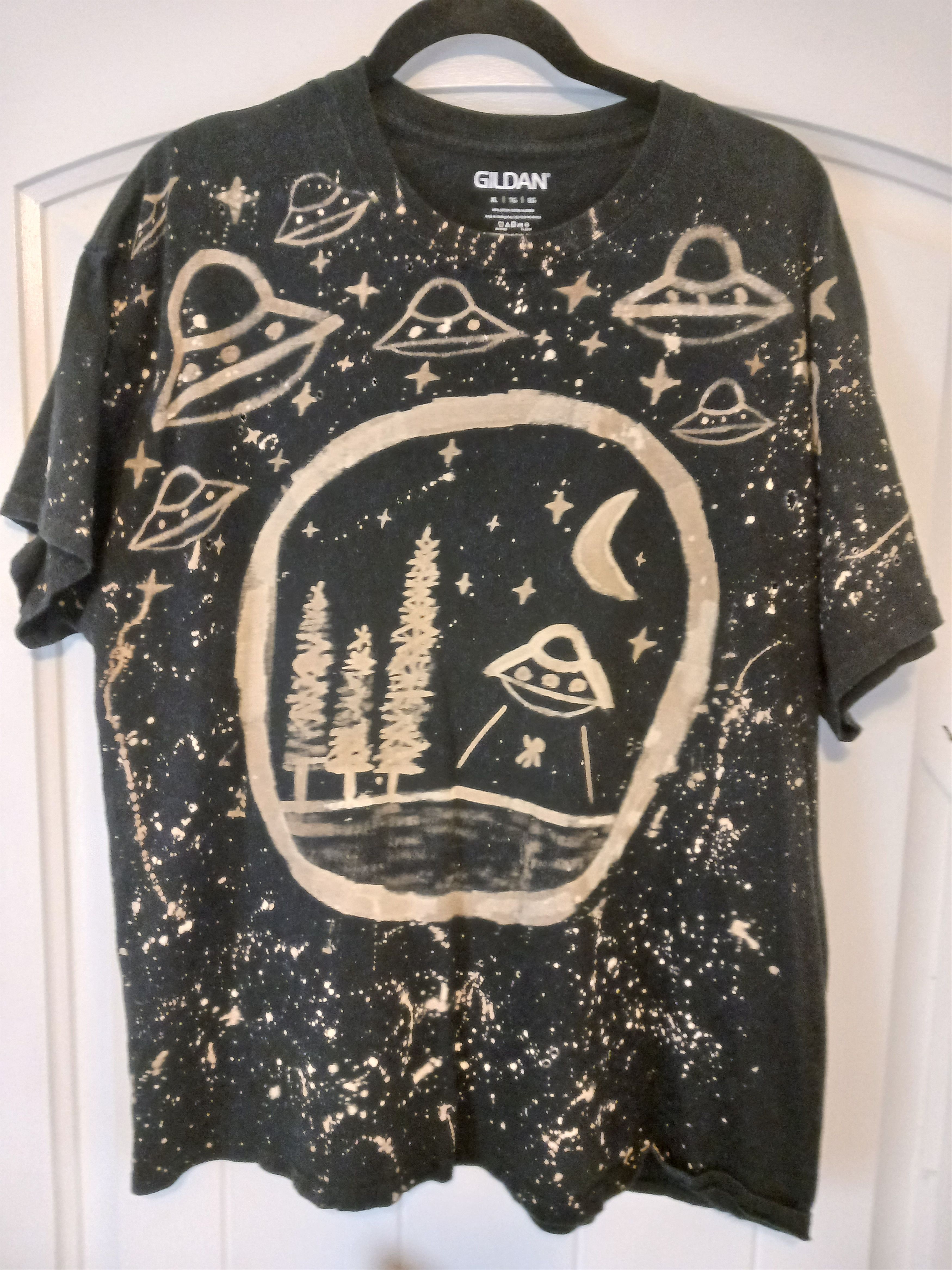 Gildan UFO T-Shirt Size US XL / EU 56 / 4 - 1 Thumbnail
