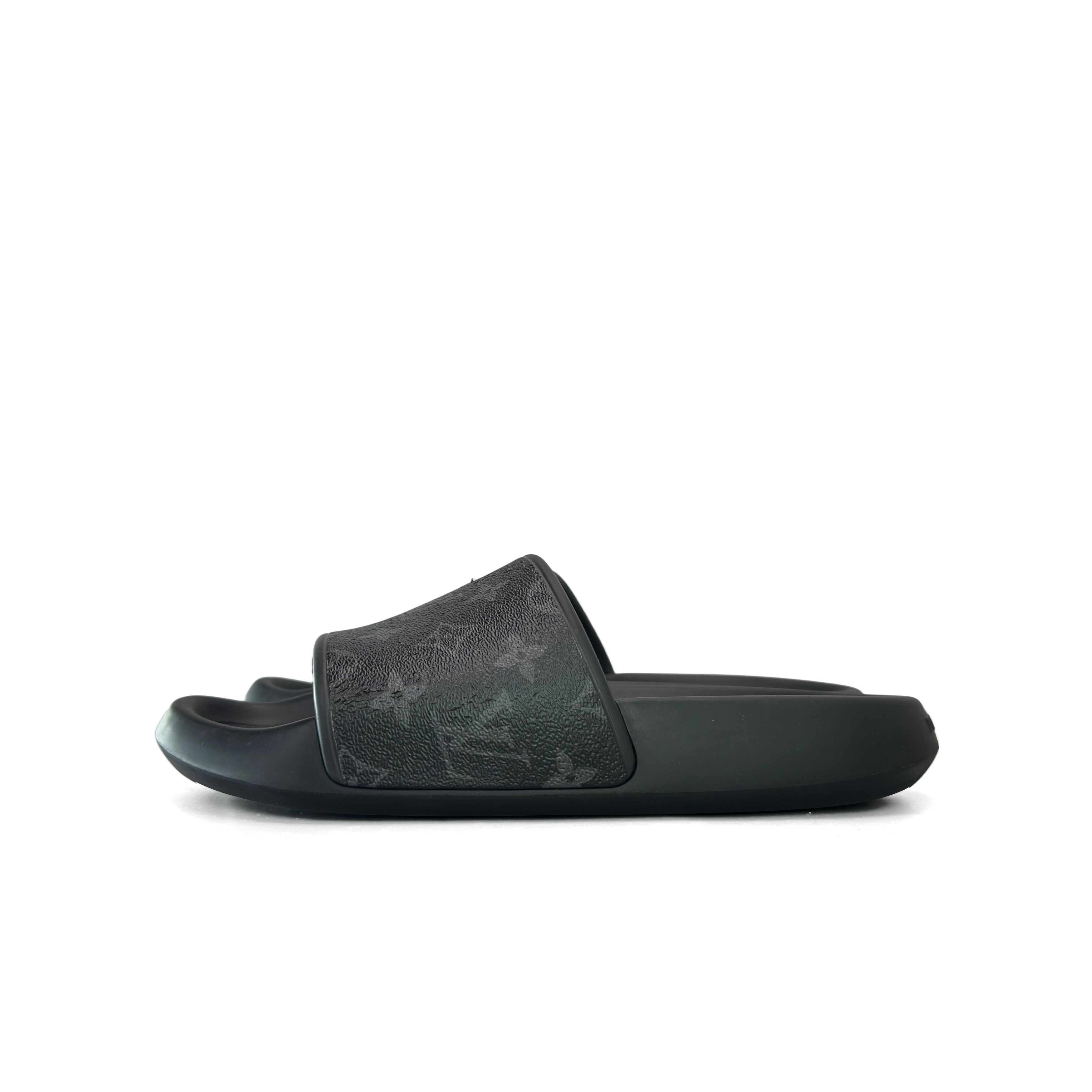 Louis Vuitton Louis Vuitton Monogram Eclipse Waterfront Slides Size 6 Size US 6 / EU 39 - 1 Thumbnail