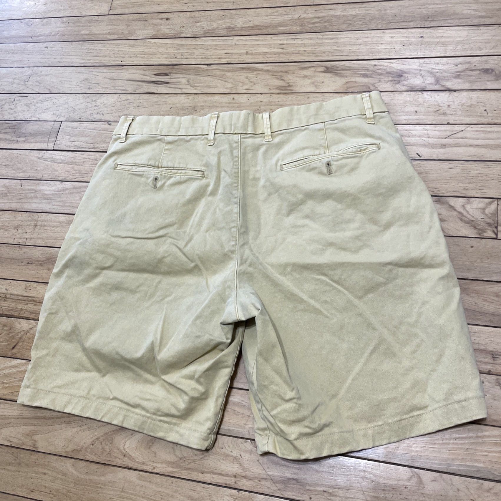 Gap VINTAGE GAP Retro Yellow Shorts Men 34 10" Inseam 1970s 90s Classic Flat Chino, Yellow, 1970s, 90s, Golf, Light Wash, Casual, Regular, Mens Size US 34 / EU 50 - 2 Thumbnail