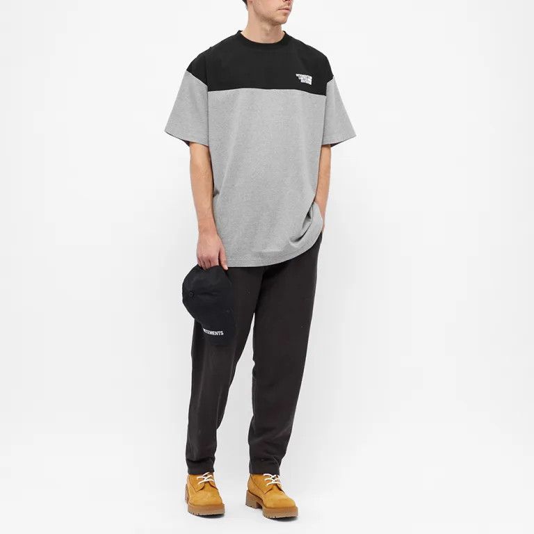 Vetements o1y0924 T-Shirt in Grey/Black Size US M / EU 48-50 / 2 - 4 Thumbnail