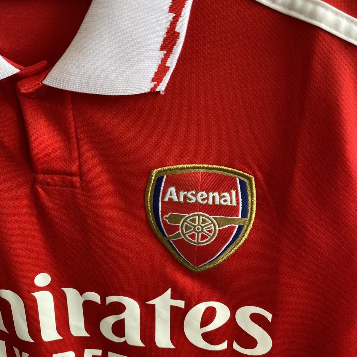 Adidas Mens Adidas Arcenal Emirates 2022 home soccer jersey Size US M / EU 48-50 / 2 - 3 Thumbnail