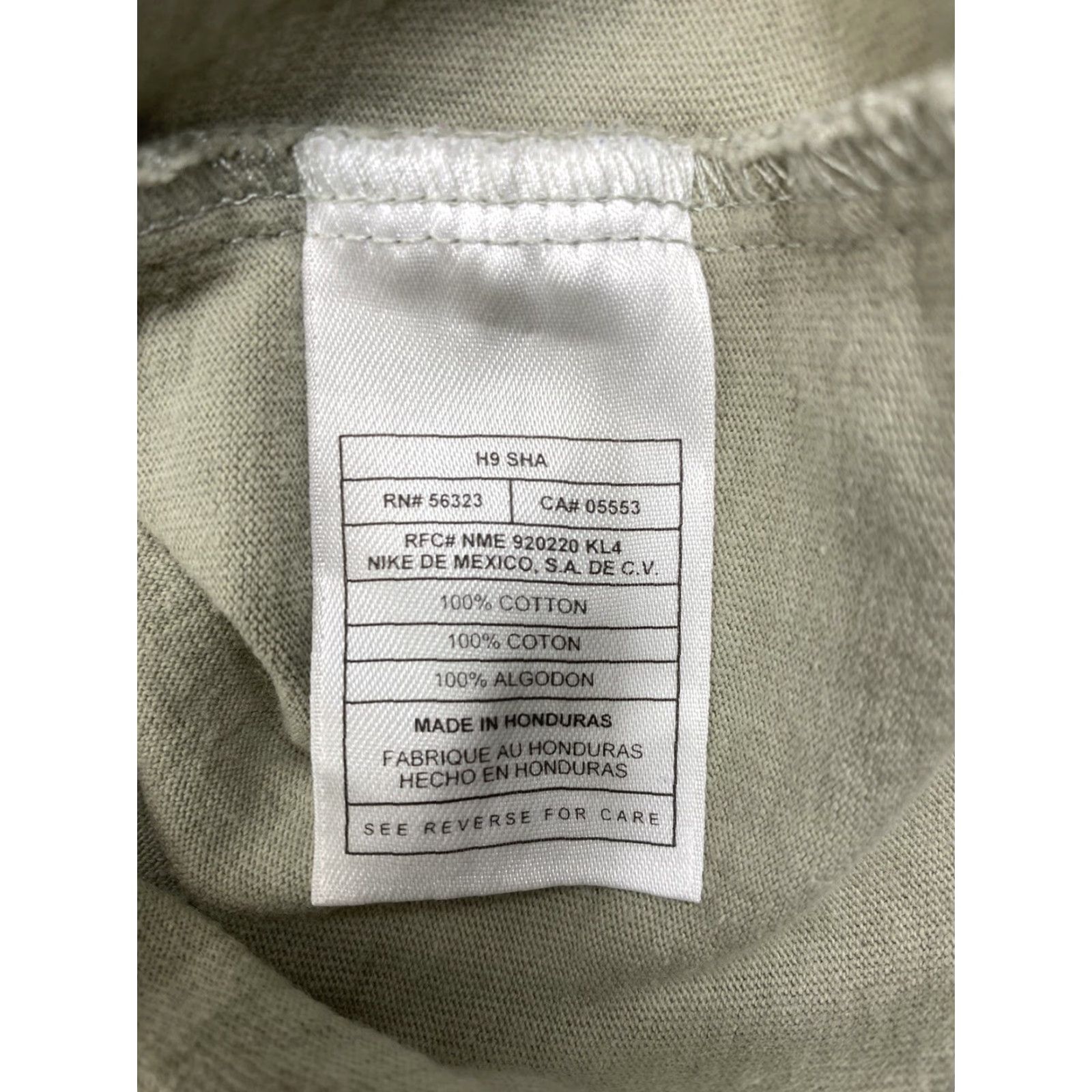 Nike VINTAGE Nike V Neck Shirt Mens L Tan Long Sleeve Casual Skate Surf 90s Beige T-Shirt Men L Nike Shirt Size US L / EU 52-54 / 3 - 5 Thumbnail