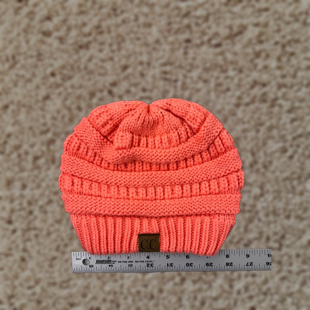 Vintage C.C Exclusive Beanie Womens One Size Pink Knit 100% Acrylic Ski Winter Beanie Hat Cap Womens Single Size Pink Knit 100% Acrylic Ski Winter Size ONE SIZE - 1 Thumbnail