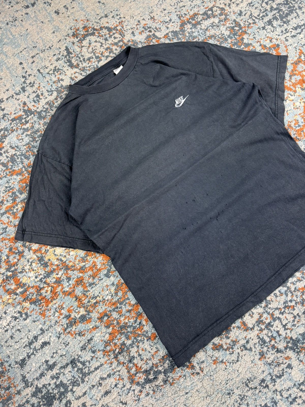 Nike × Vintage Vintage 90s Nike worn to perfection distressed logo tee Size US XL / EU 56 / 4 - 3 Thumbnail