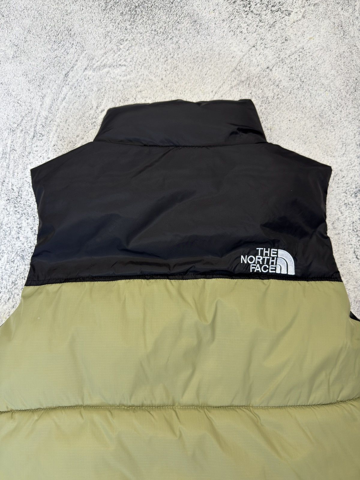 The North Face Vintage The North Face 700 Puffer Vest Size US L / EU 52-54 / 3 - 17 Thumbnail