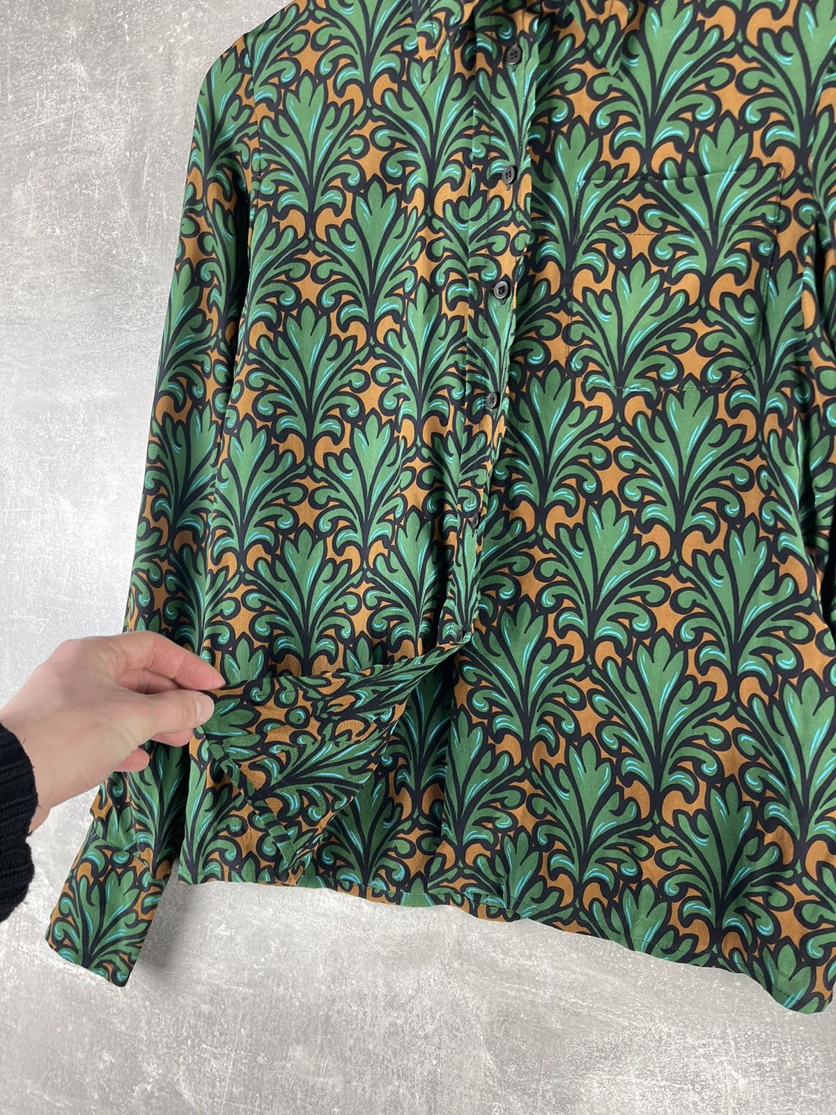 Miu Miu Miu Miu 100% SILK Baroque Print Button Up Shirt Green Brown Size S / US 4 / IT 40 - 5 Thumbnail