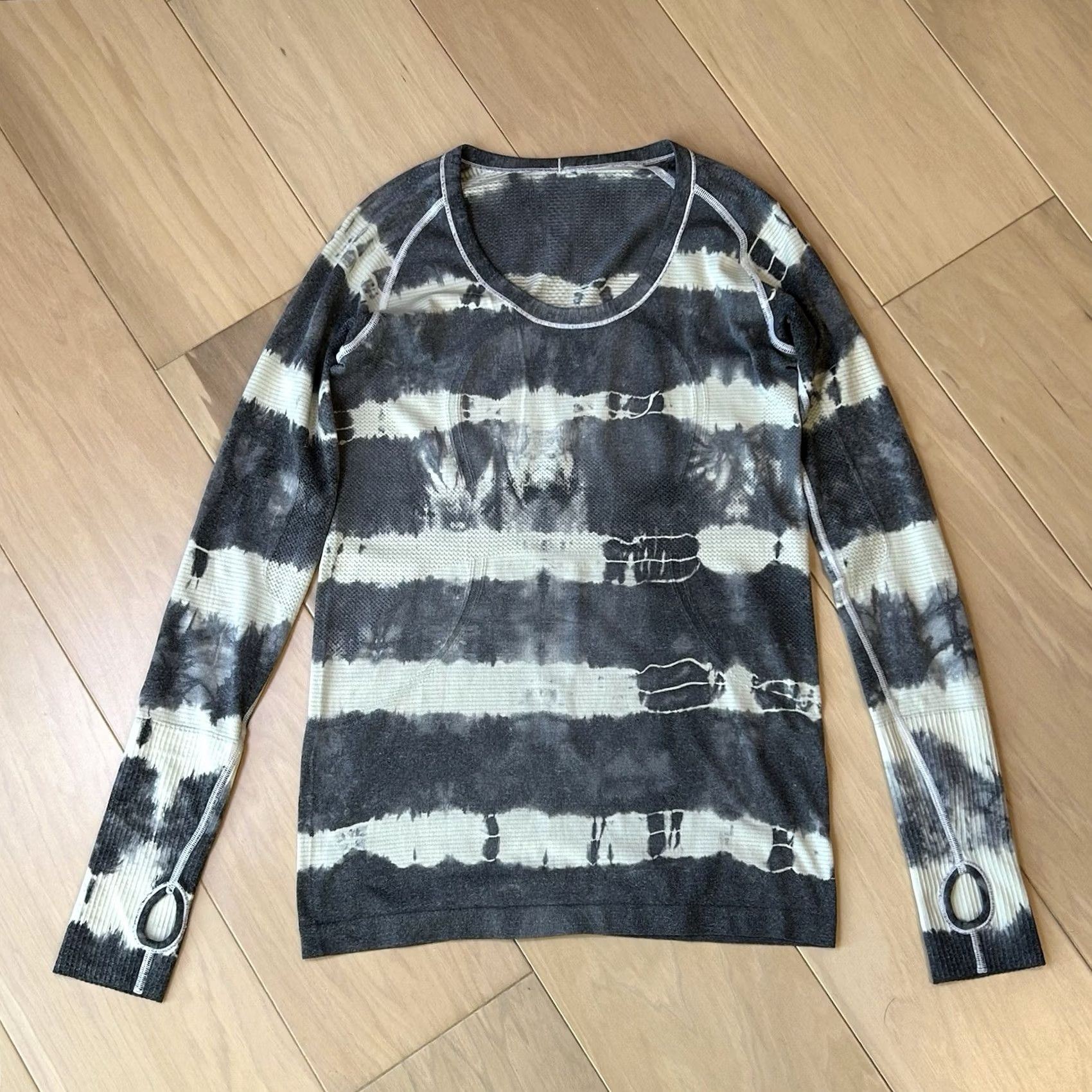 Lululemon Lululemon Swiftly Tech Crew Top Long Sleeve Women’s 8 Black/White Athletic Shirt/Nylon Polyester Blend Breathable Lightweight Size M / US 6-8 / IT 42-44 - 2 Thumbnail