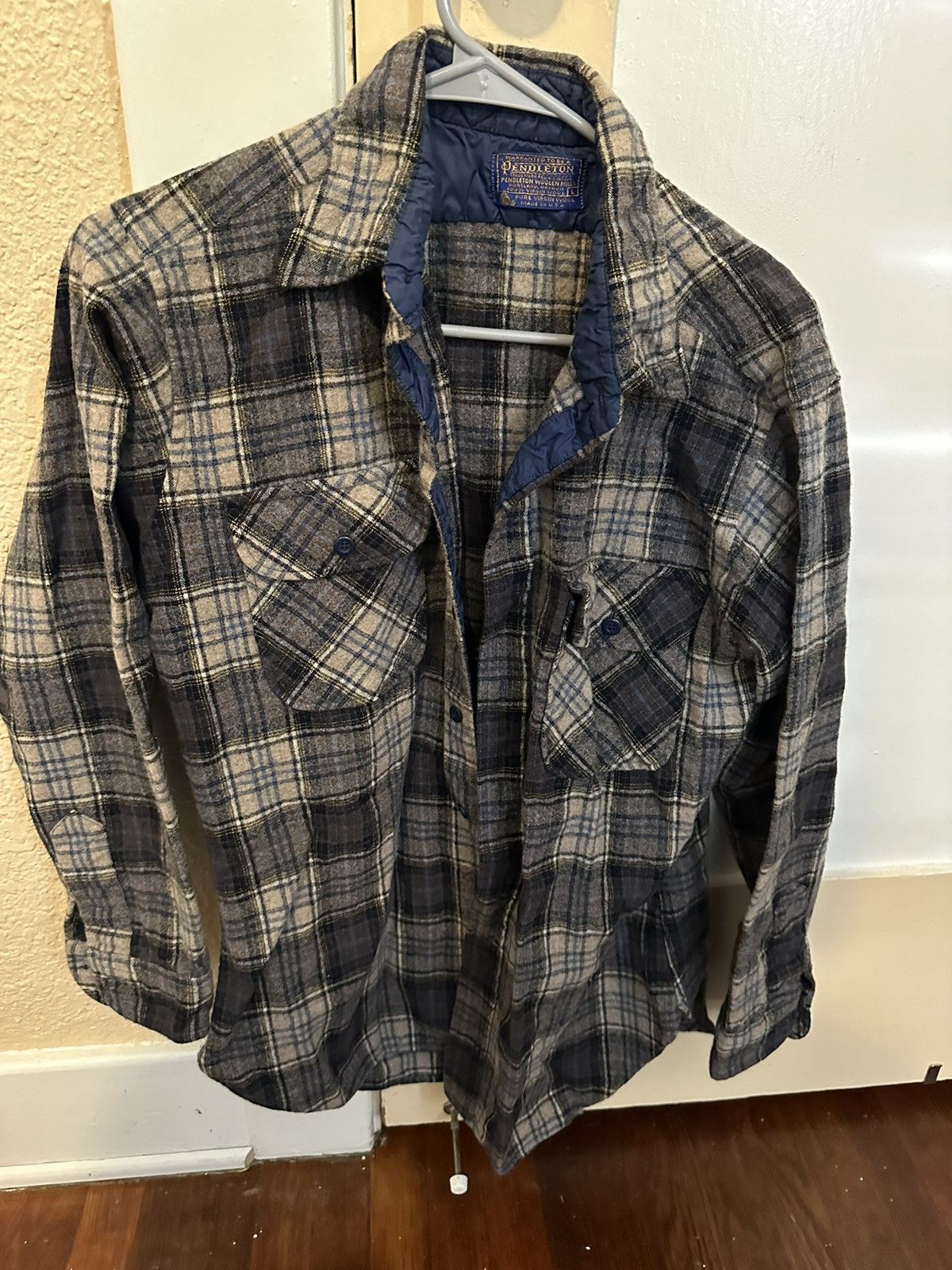 image of VTG Vintage Pendleton Flannel Shirt in Grey, Men's (Size Large)