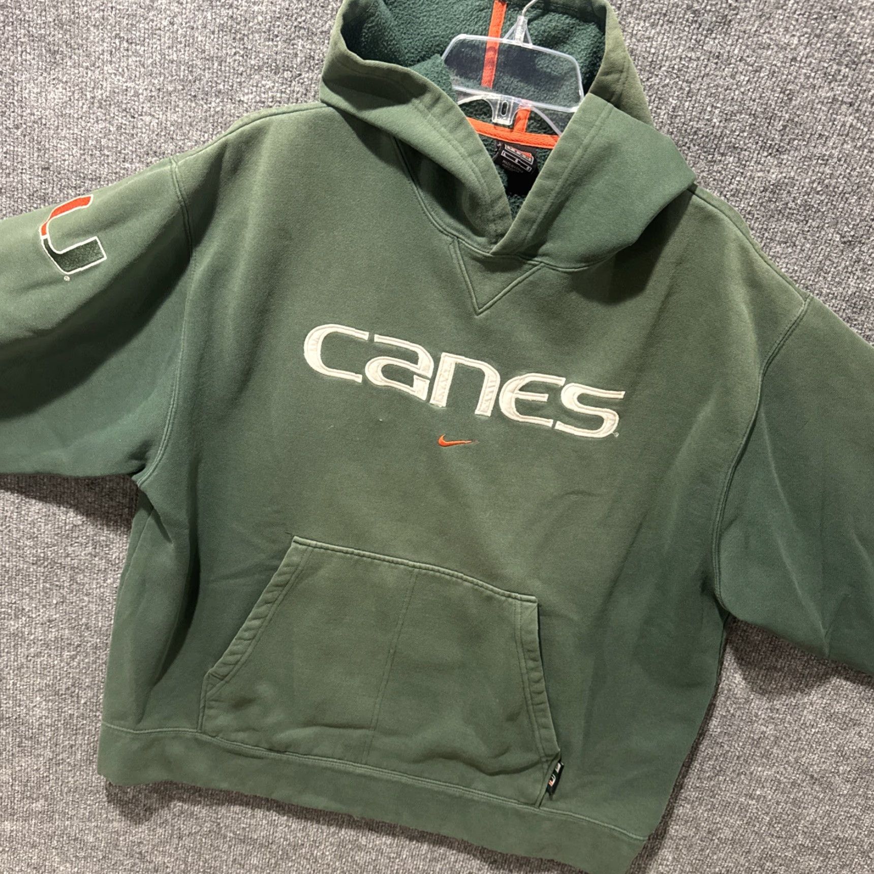 Nike VINTAGE Miami Hurricanes Nike Center Swoosh Faded Green Hoodie Men's Size L Green Pullover Mens L Size US L / EU 52-54 / 3 - 7 Thumbnail