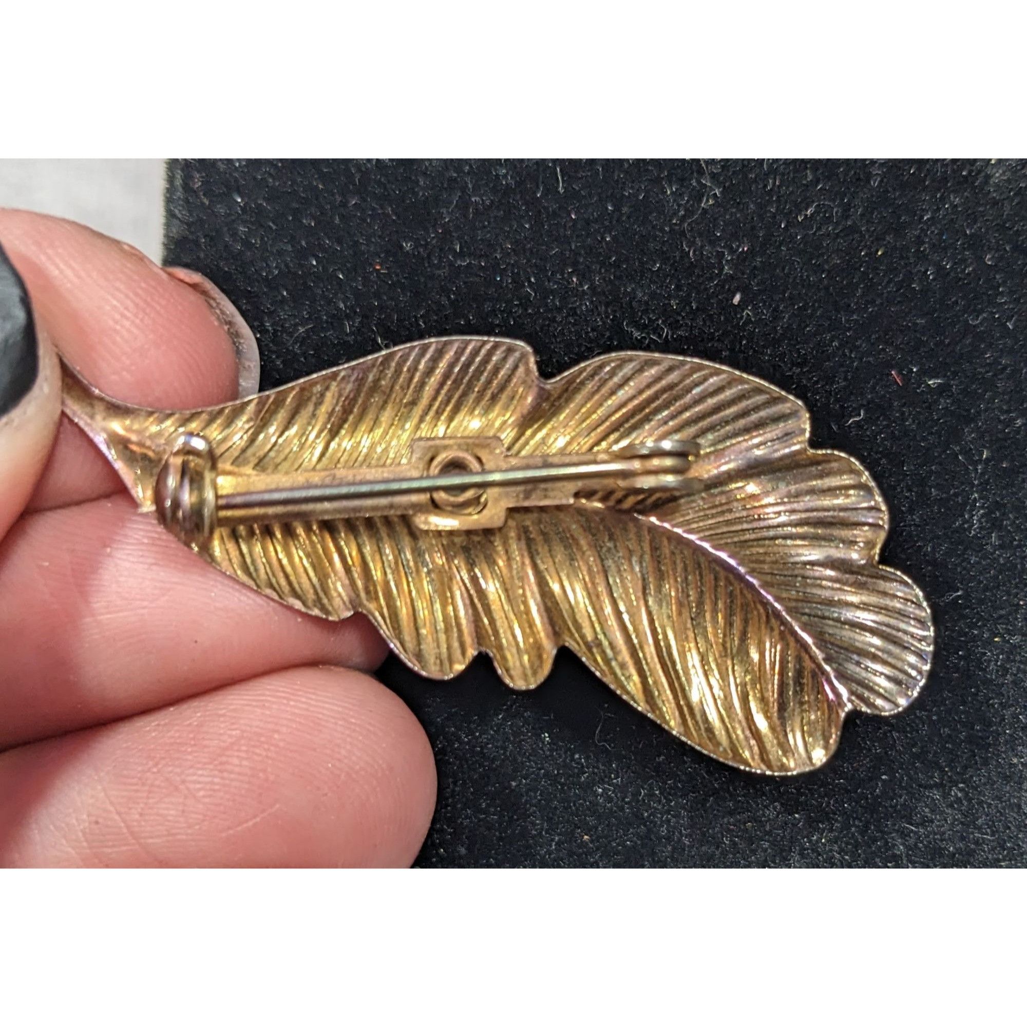 Other Vintage Fairycore Gold Tone Anodized Feather Brooch With Gre Size ONE SIZE - 7 Thumbnail