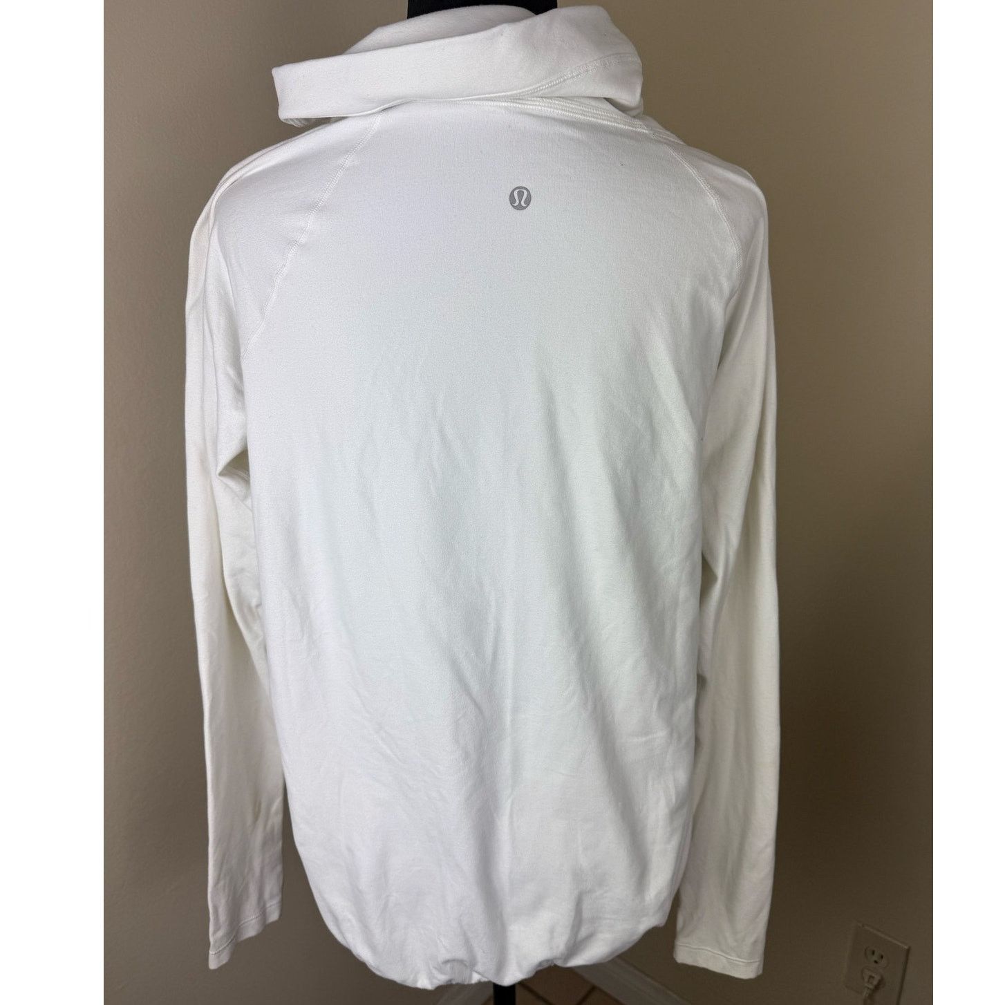 Lululemon Lululemon Healthy Heart Pullover White Long Sleeve 4 Size S / US 4 / IT 40 - 5 Thumbnail