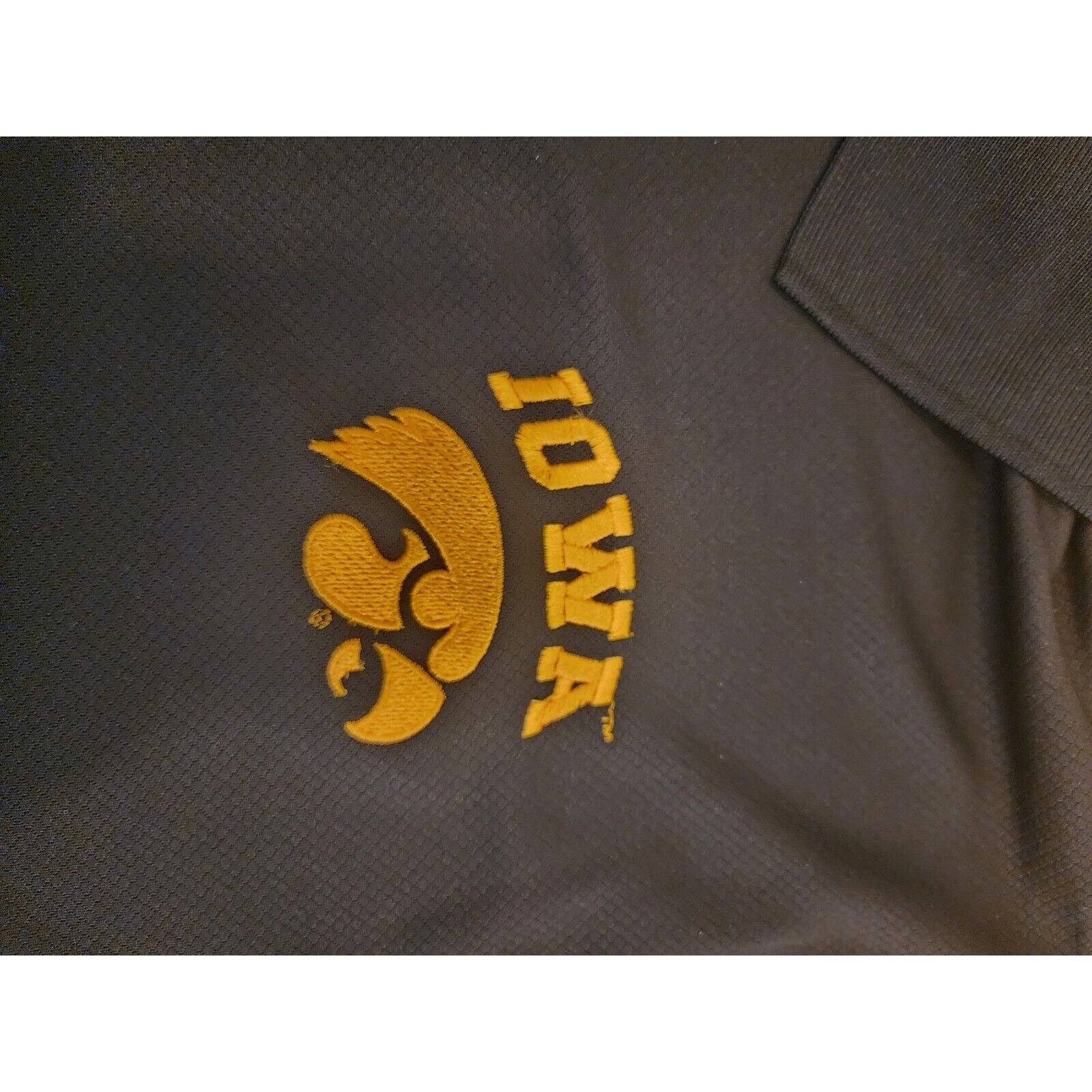 Hanes lot of 2 Iowa Hawkeyes Golf Polo Hanes Large 42/44 Size US L / EU 52-54 / 3 - 5 Thumbnail