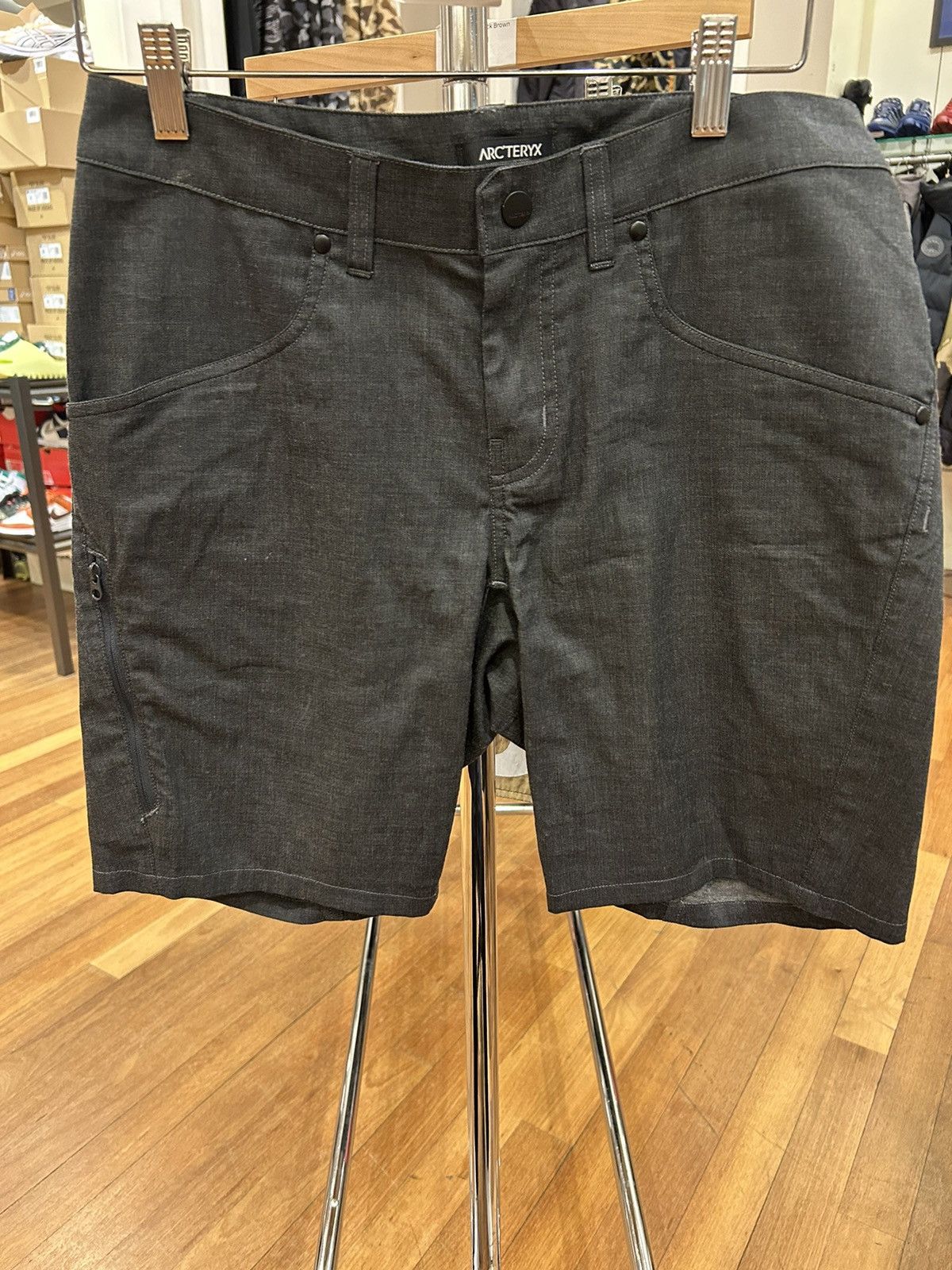 Arc'teryx Arcteryx shorts Size US 30 / EU 46 - 1 Thumbnail