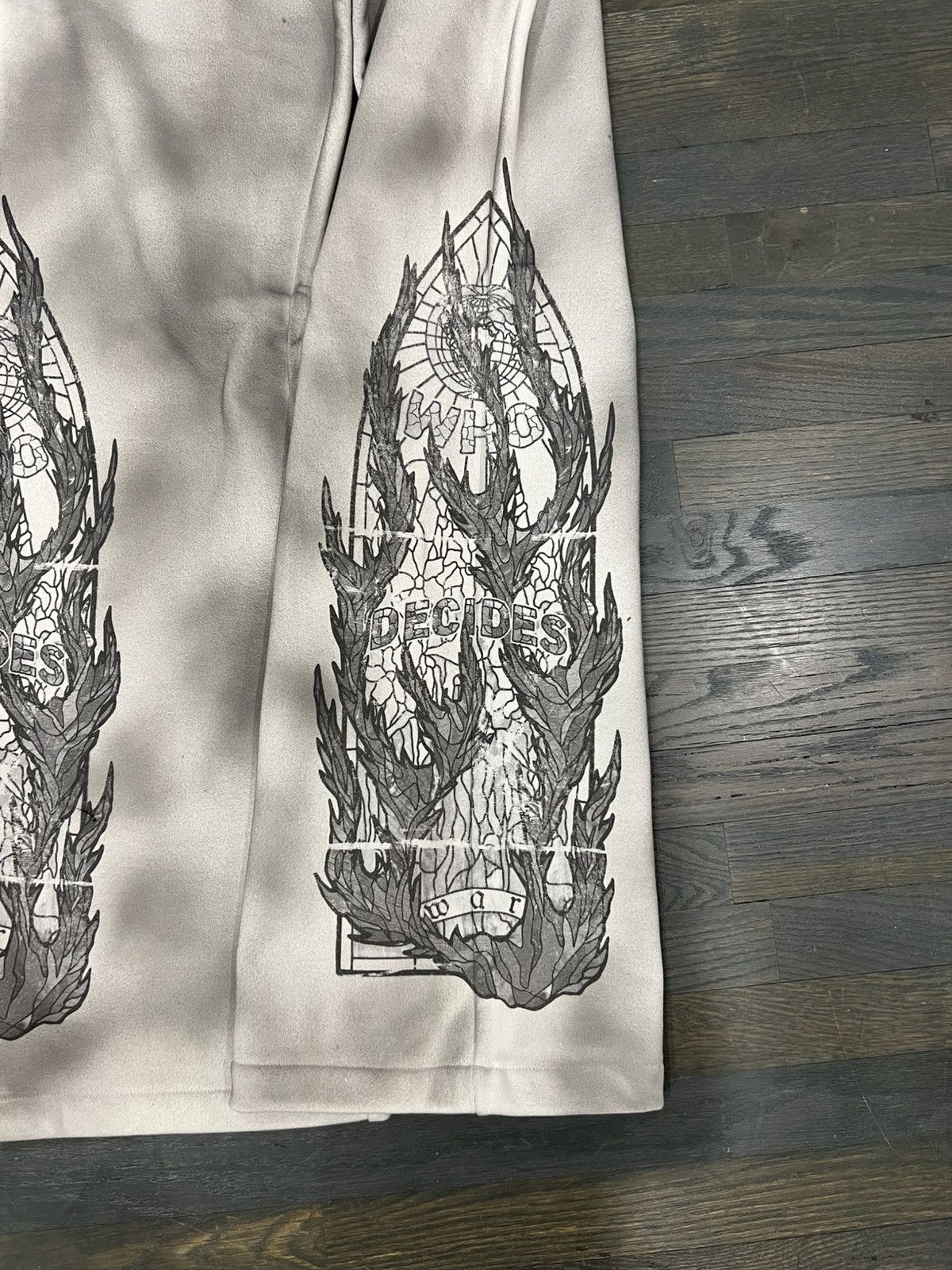 Who Decides War Flame glass sweatpants Size US 30 / EU 46 - 3 Thumbnail