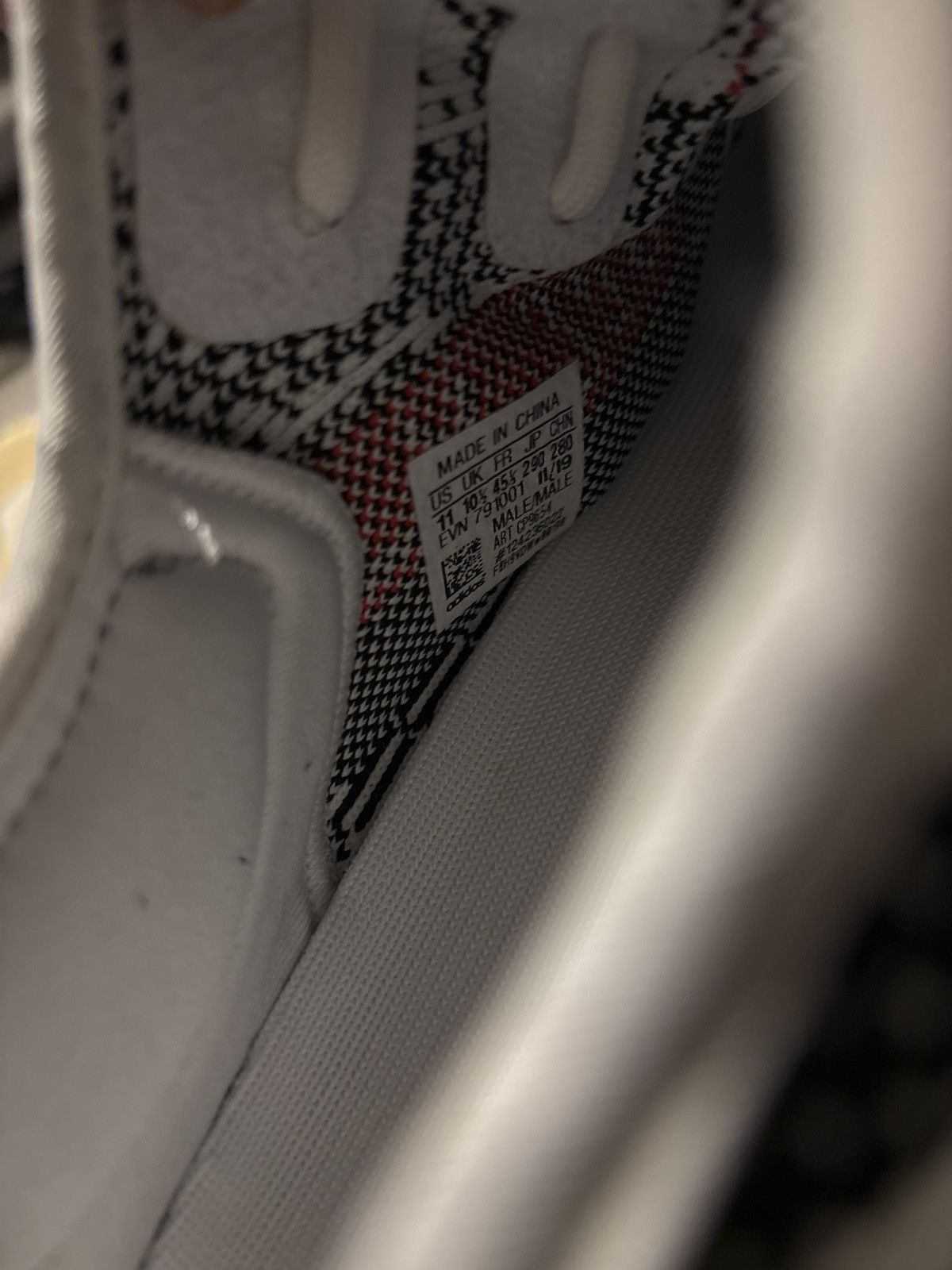 Yeezy Yeezy Boost 350 V2 Zebra Size US 11 / EU 44 - 2 Thumbnail