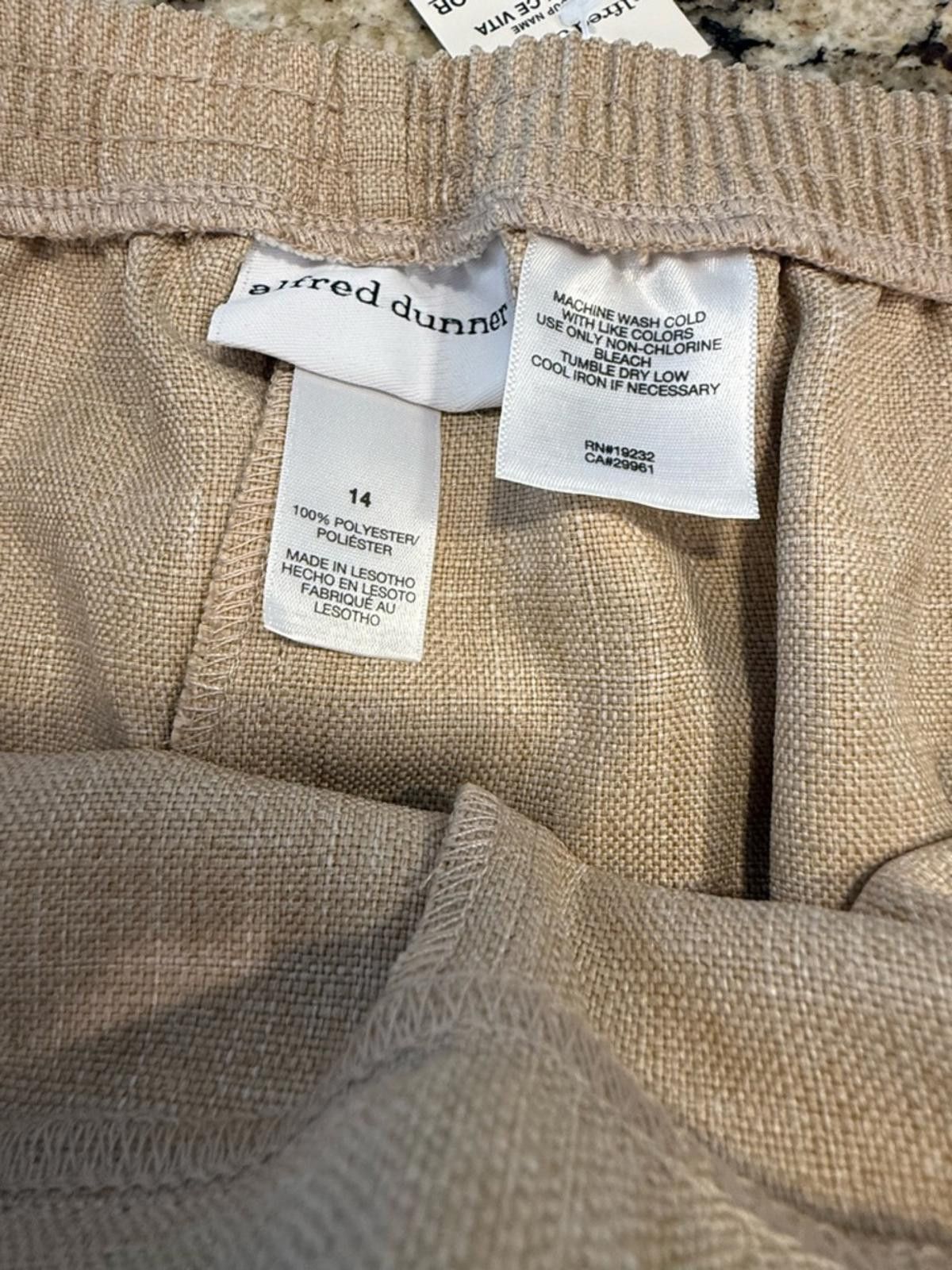 Other Alfred Dunner La Dolce Vita tan pants suit set mixed sizing Size M / US 6-8 / IT 42-44 - 9 Thumbnail