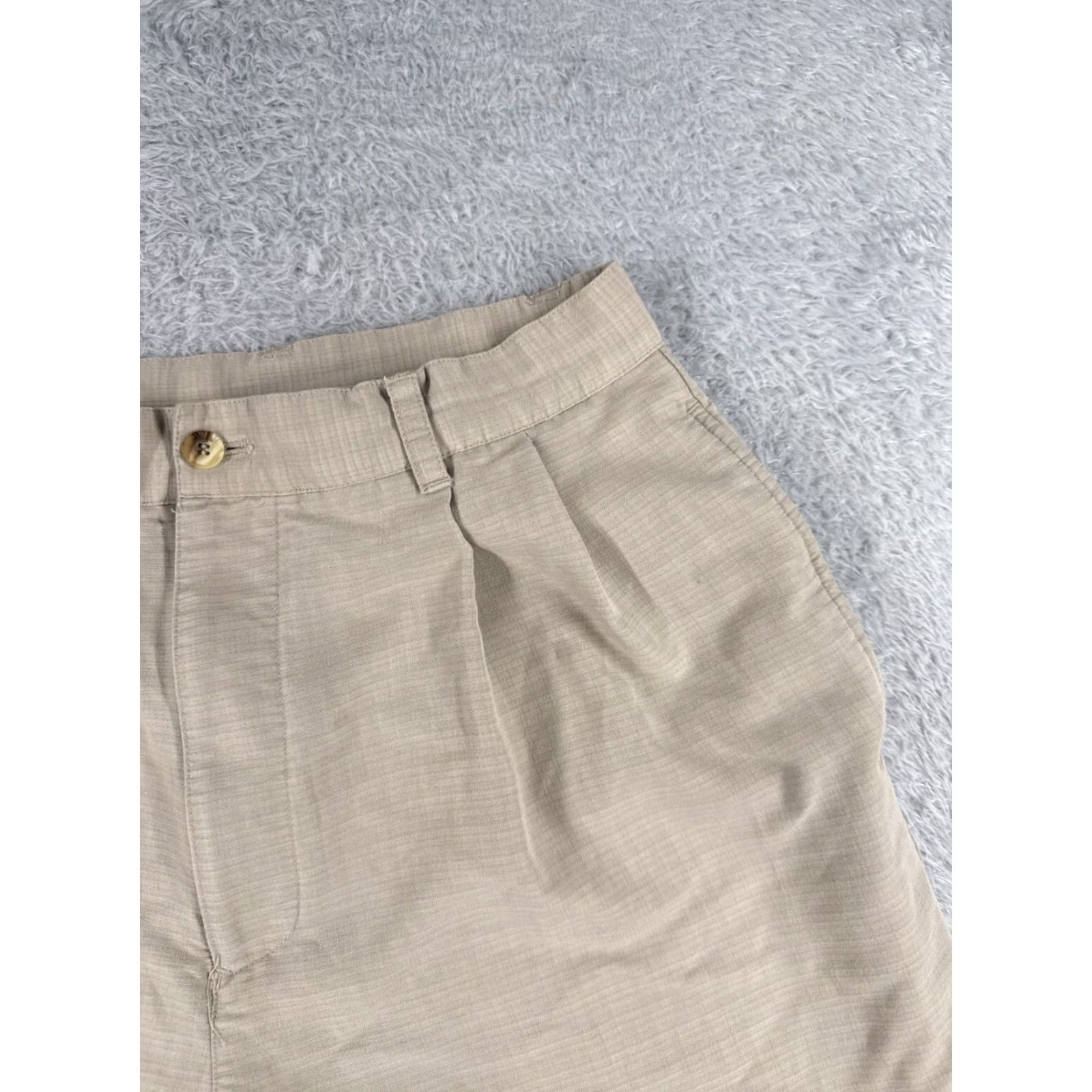 Vintage Greg Norman Men Shorts Casual Chino 34 Beige Plaid Pleated Rayon Polyester 5-Pocket 8in Inseam Golf Size US 34 / EU 50 - 5 Thumbnail