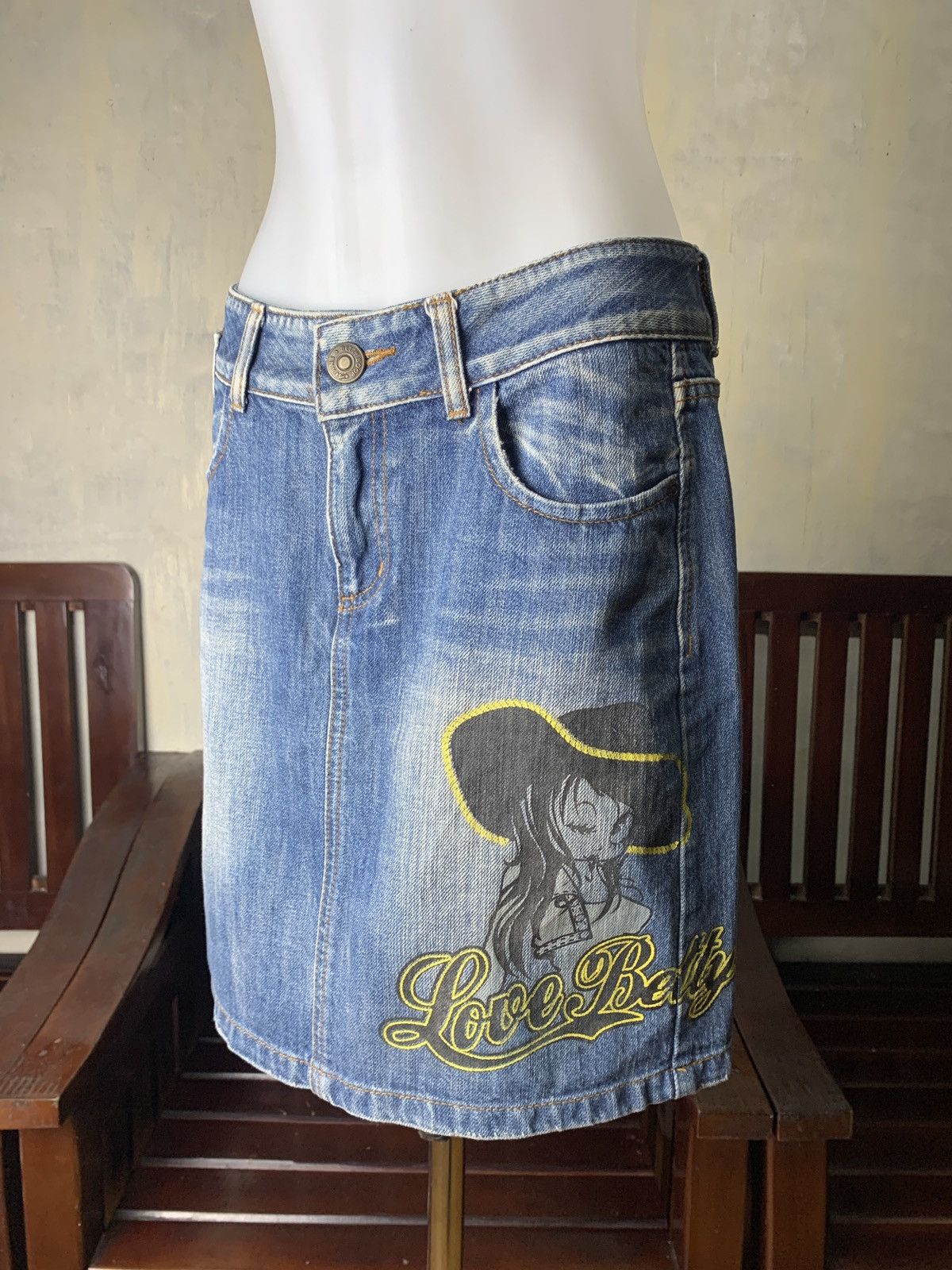 Cartoon Network y2k Betty Boop Cartoon Blue Jeans Cute Graphic Mini Skirt Size 31" - 2 Thumbnail