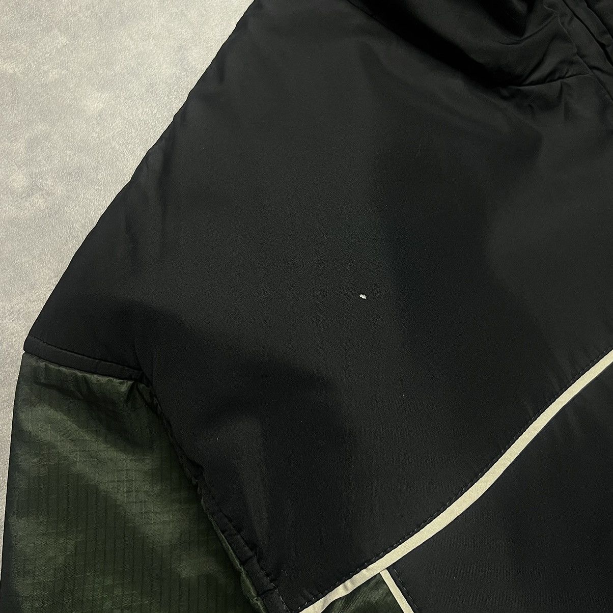 Nike Vintage Nike 90s jacket Size US L / EU 52-54 / 3 - 12 Thumbnail