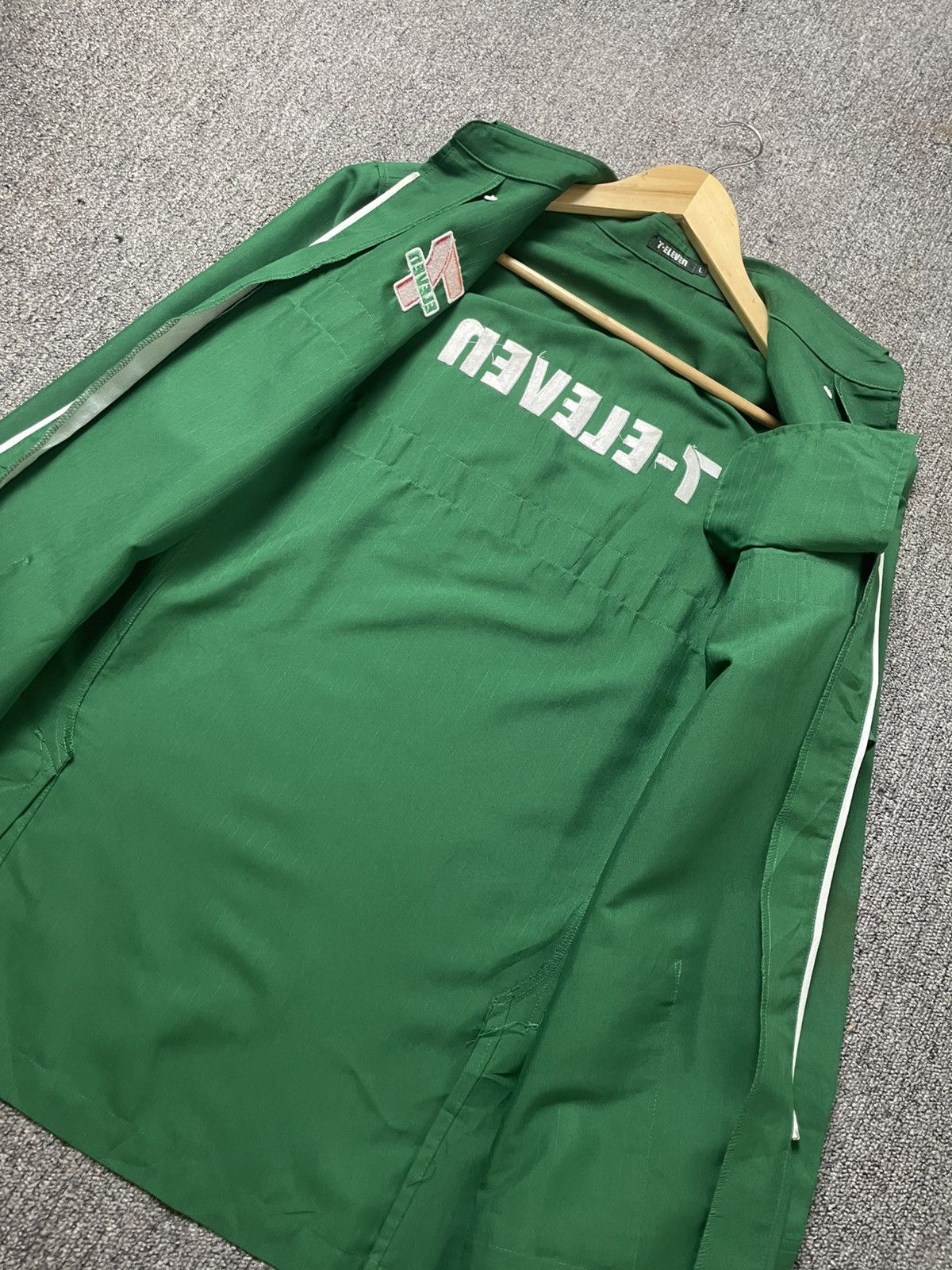 Japanese Brand Japanese Brand 7 Eleven Uniform Shirt (180) Size US L / EU 52-54 / 3 - 6 Thumbnail