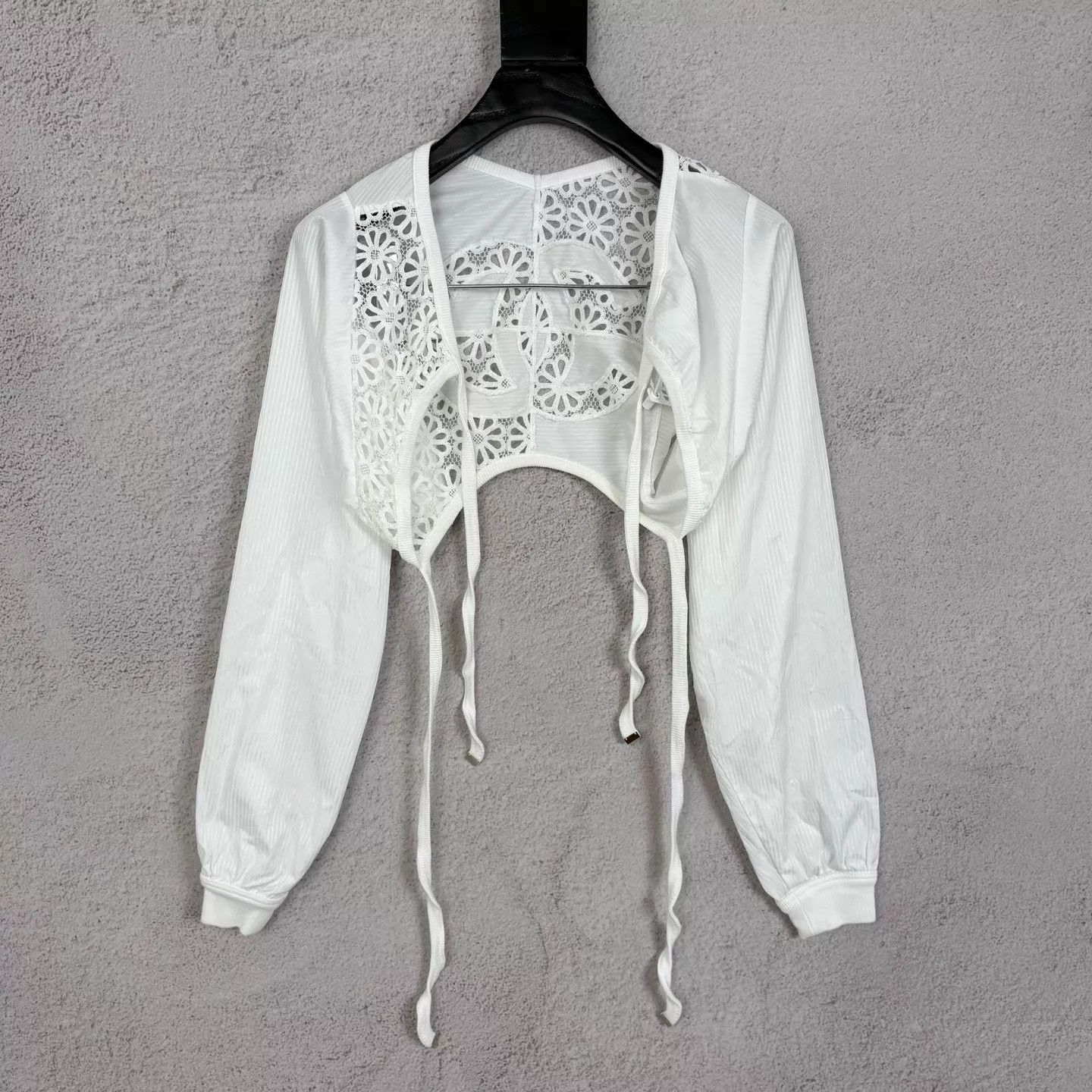 Chanel CHANEL 25c White Openwork Shawl Top Women's 34 Size XS / US 0-2 / IT 36-38 - 1 Thumbnail