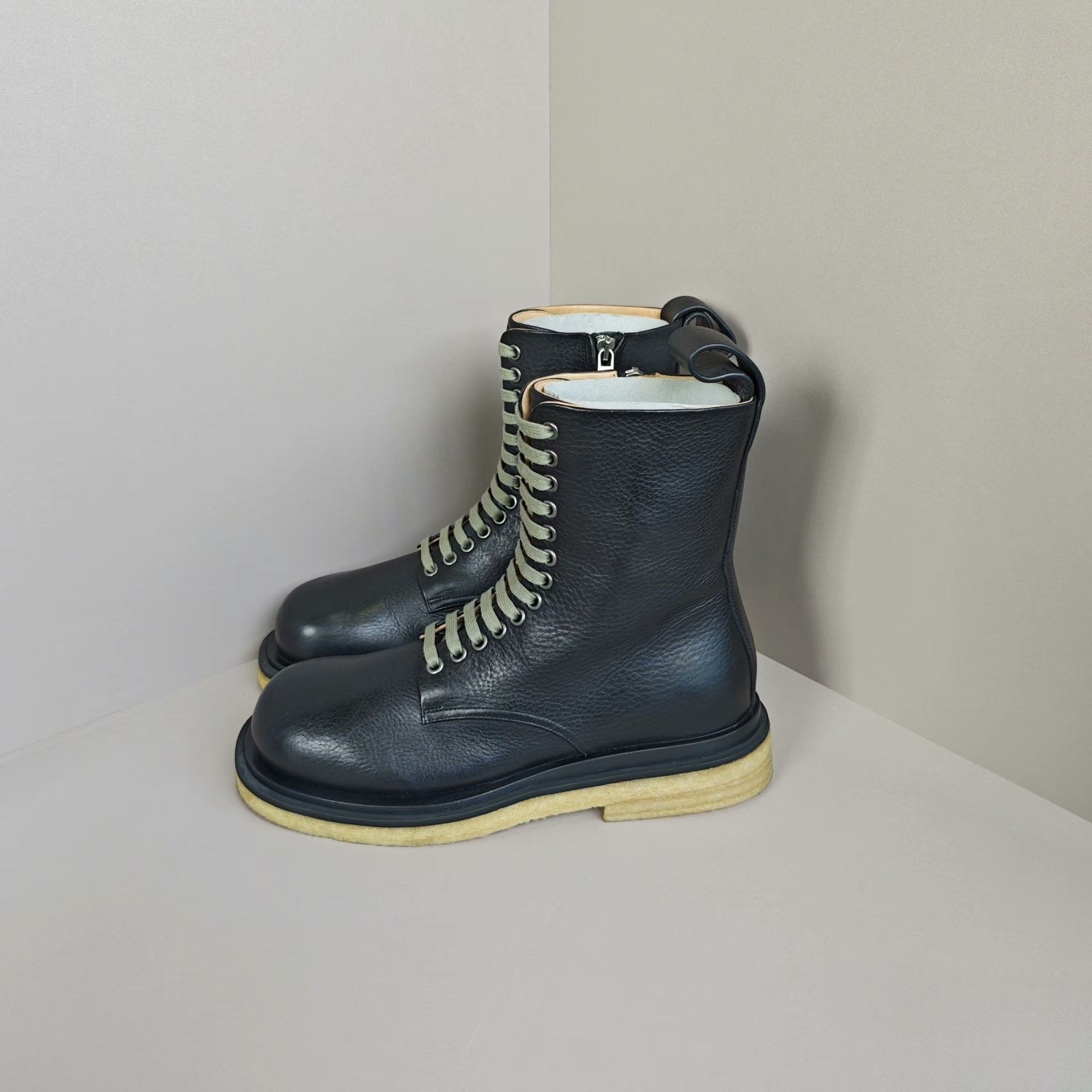 Bottega Veneta Bottega Veneta Hitop Sneakers 6 Men Size US 6 / EU 39 - 1 Thumbnail