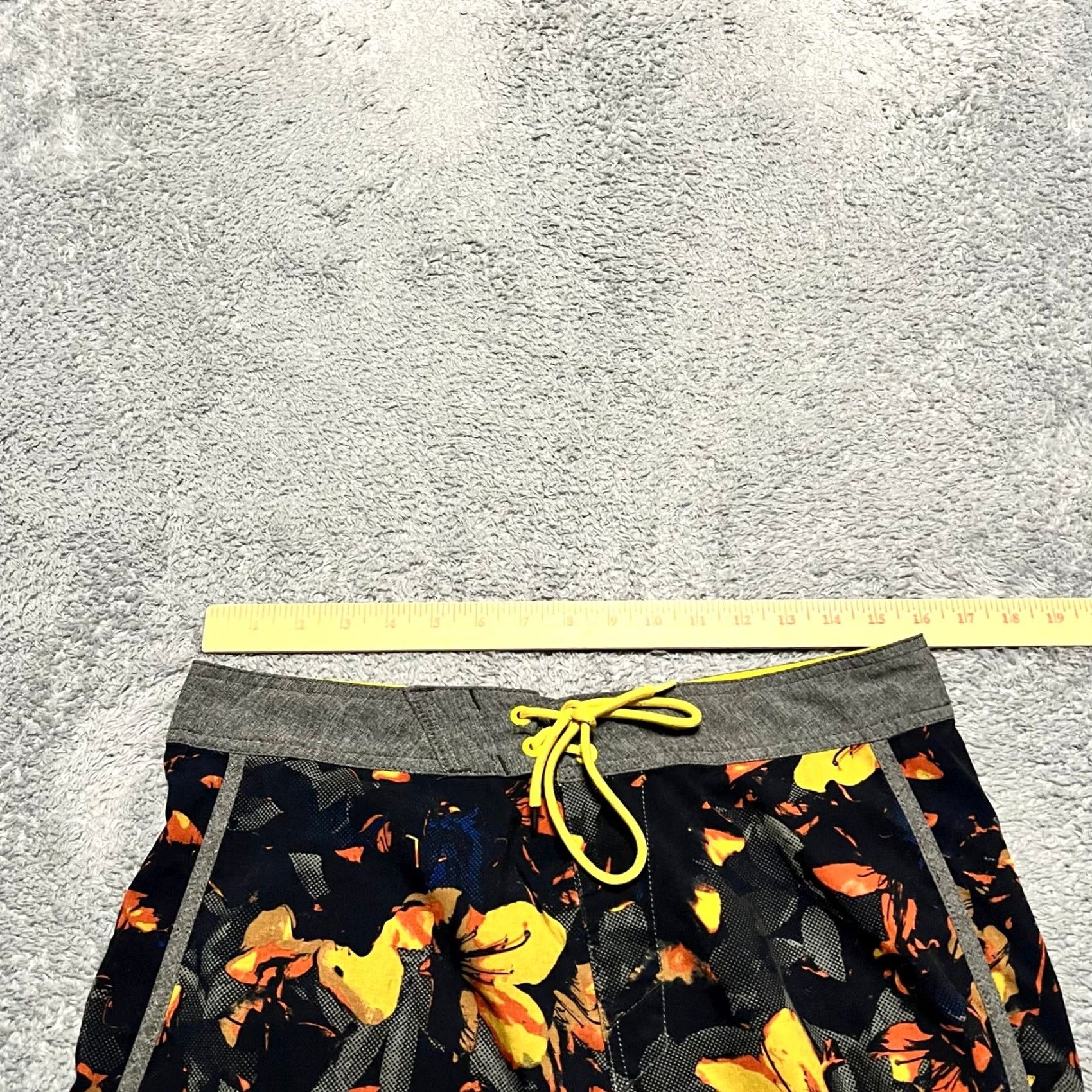 Oakley Oakley Shorts 32 Gray Swim Trunks Mens Floral Board Beach Size US 32 / EU 48 - 7 Thumbnail