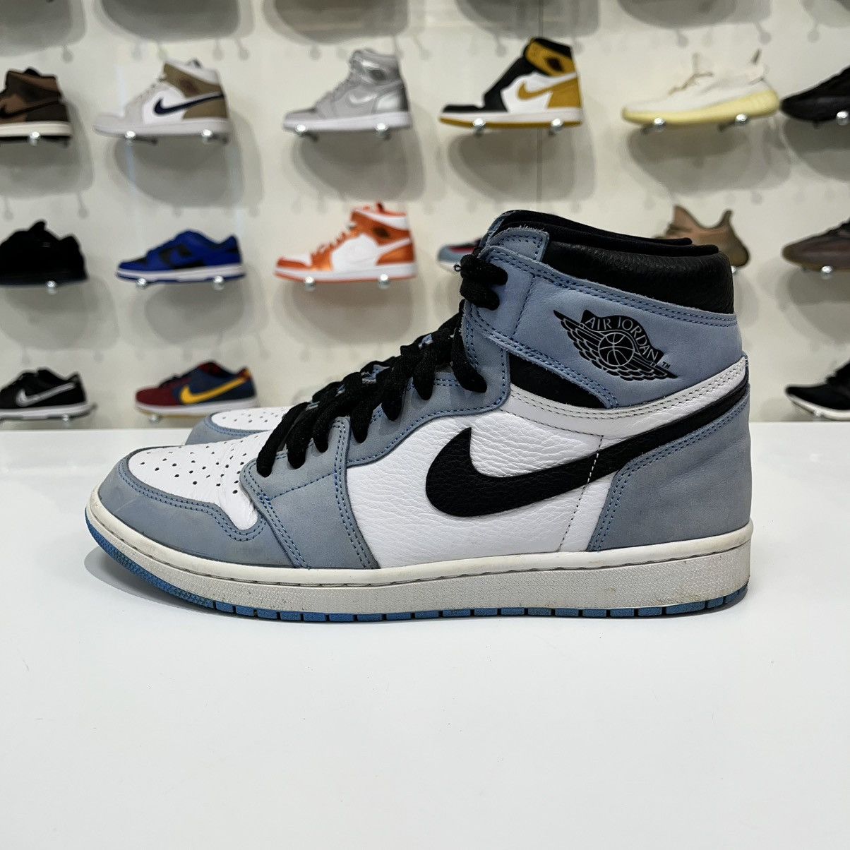 Nike Air Jordan 1 Retro High OG University Blue Size US 11 / EU 44 - 3 Thumbnail