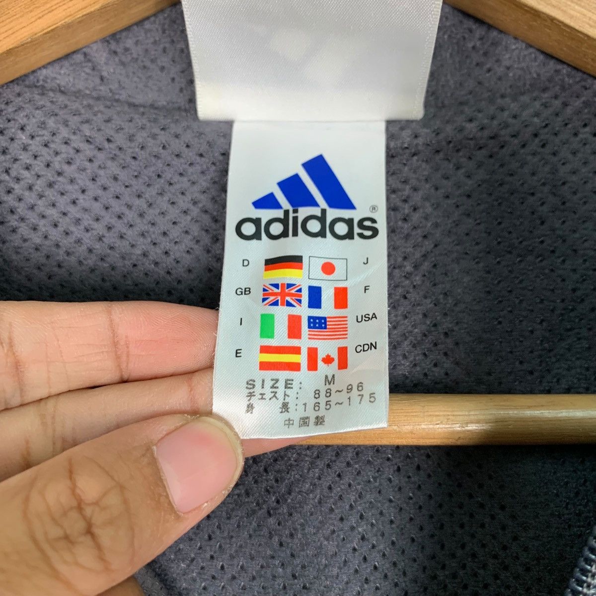 Adidas 90's ADIDAS EMBROIDERY SMALL LOGO LIGHT JACKET #0389-C18 Size US M / EU 48-50 / 2 - 19 Thumbnail
