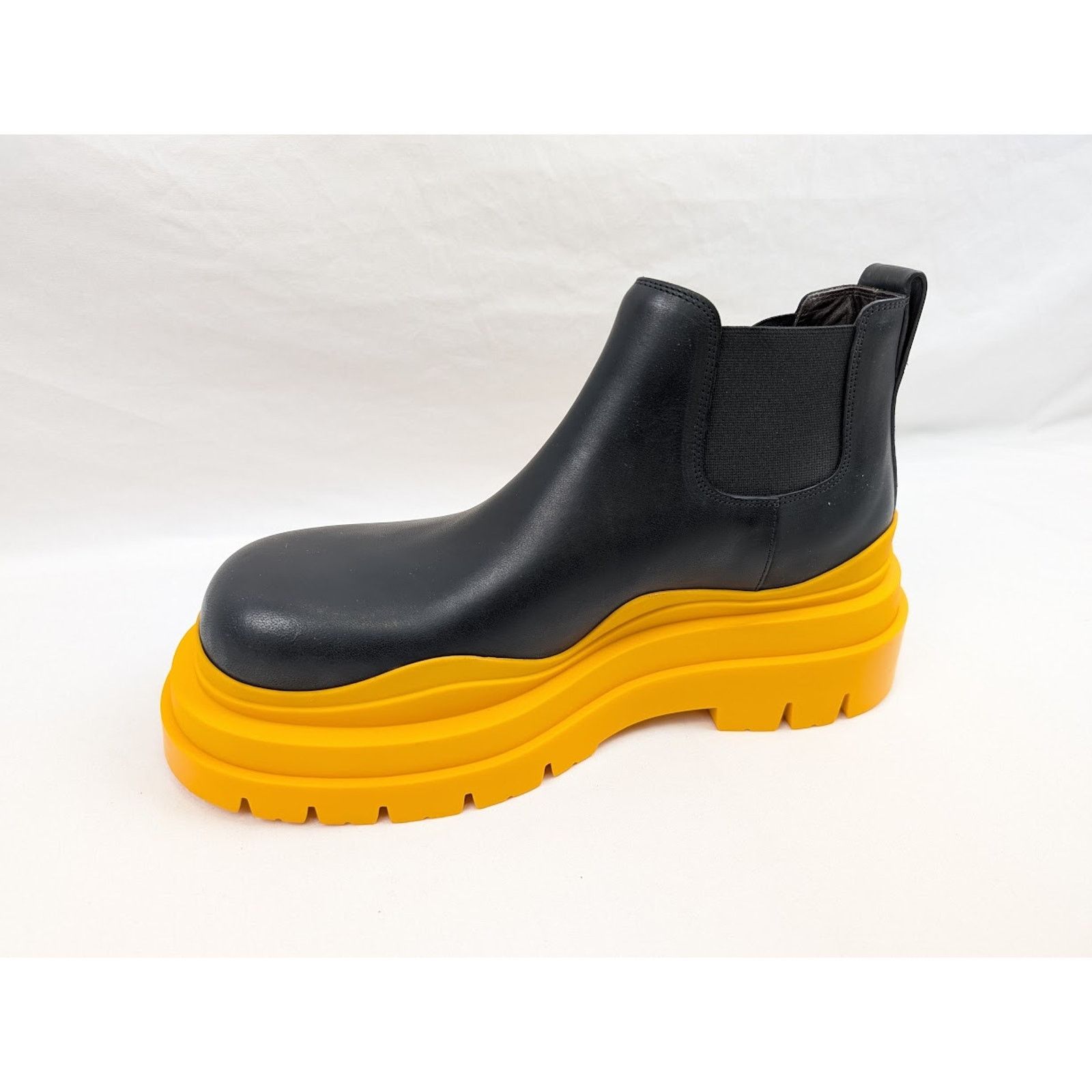 Bottega Veneta o1rshd1 Military Calf Tire Boots in Black Size US 9 / EU 42 - 9 Thumbnail