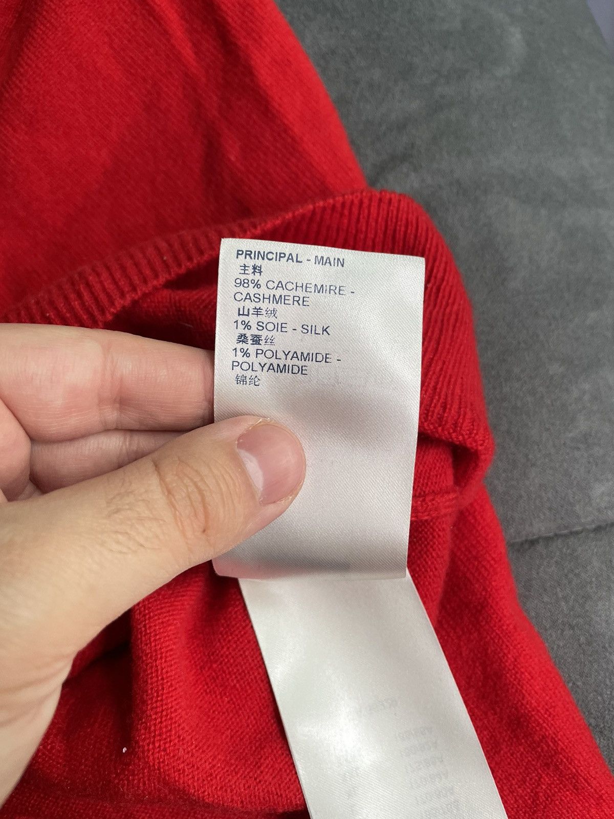 Louis Vuitton Louis Vuitton Red Cashmere Embossed Logo Sweater Size US L / EU 52-54 / 3 - 9 Thumbnail