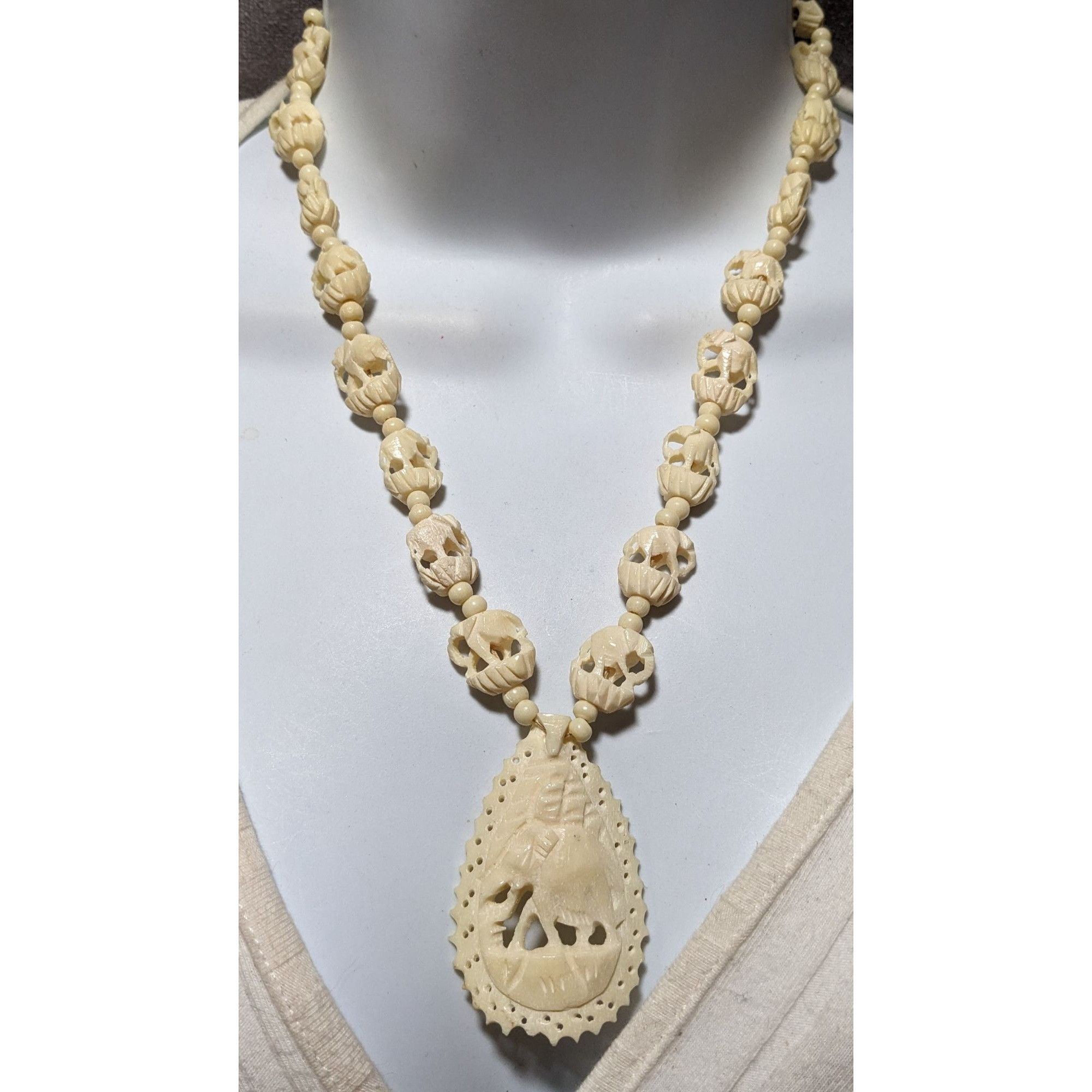 Vintage Carved Carved Bone Elephant Necklace Vintage Bovine Bone