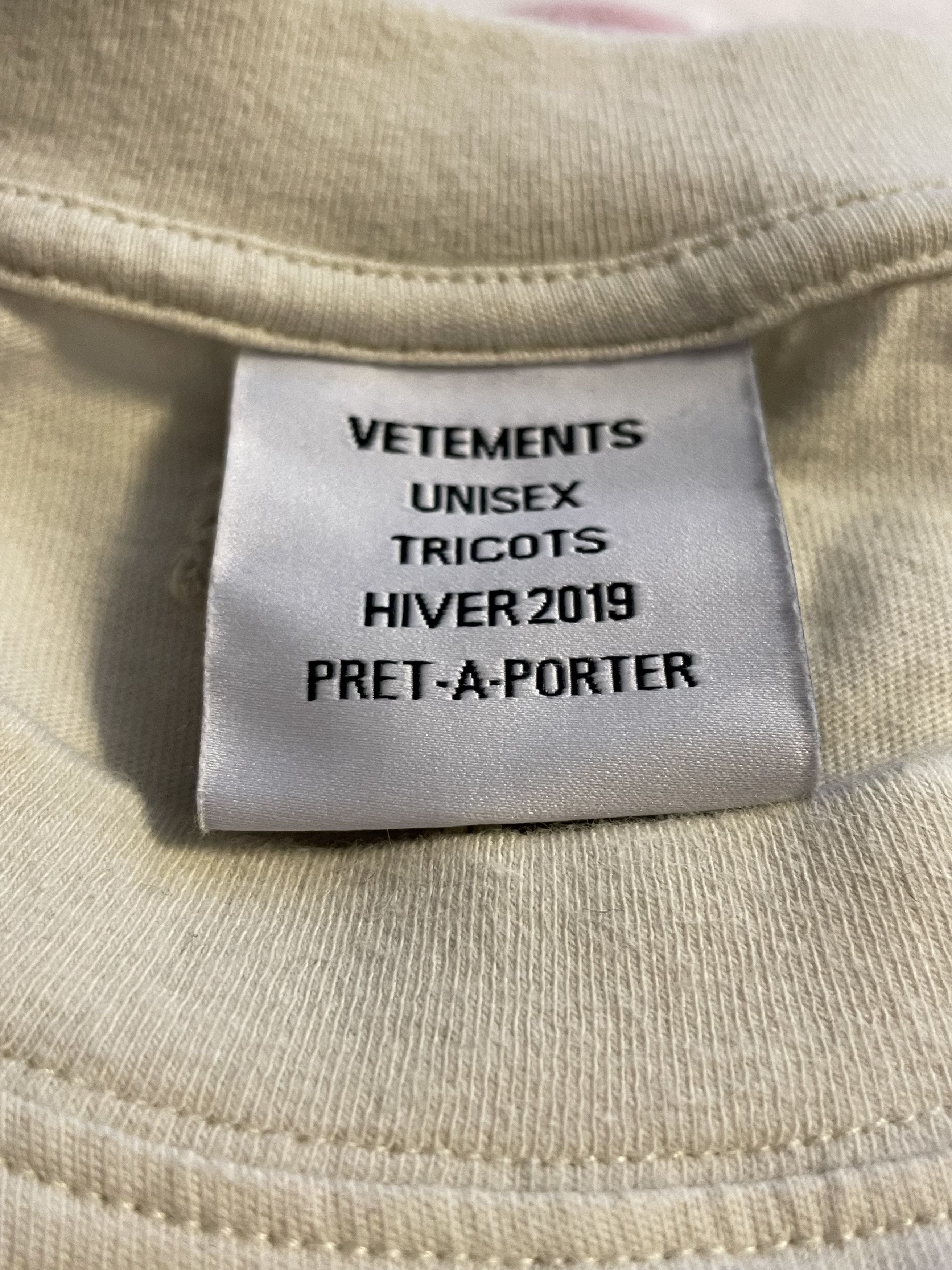 Vetements Vetements Friday Tee Size US S / EU 44-46 / 1 - 5 Thumbnail