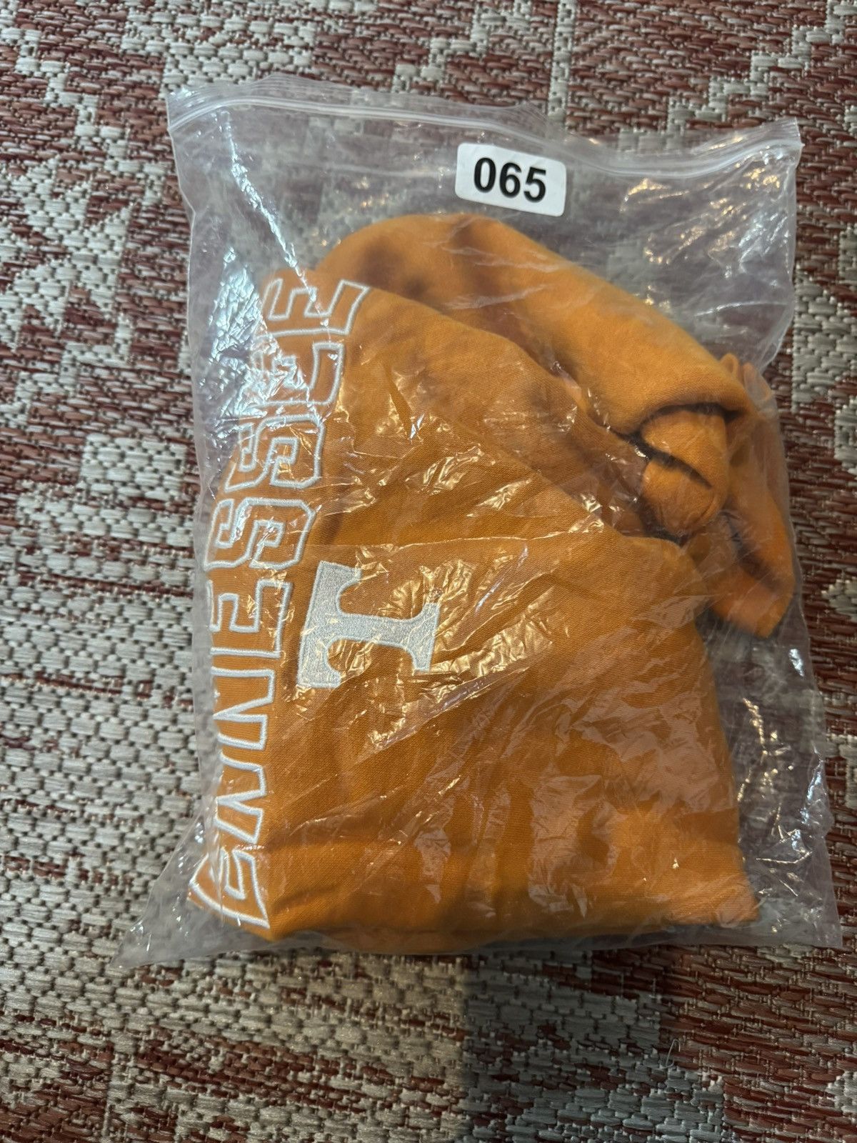 NCAA University Of Tennessee Vols Vintage Crewneck Sz L Size US L / EU 52-54 / 3 - 4 Thumbnail