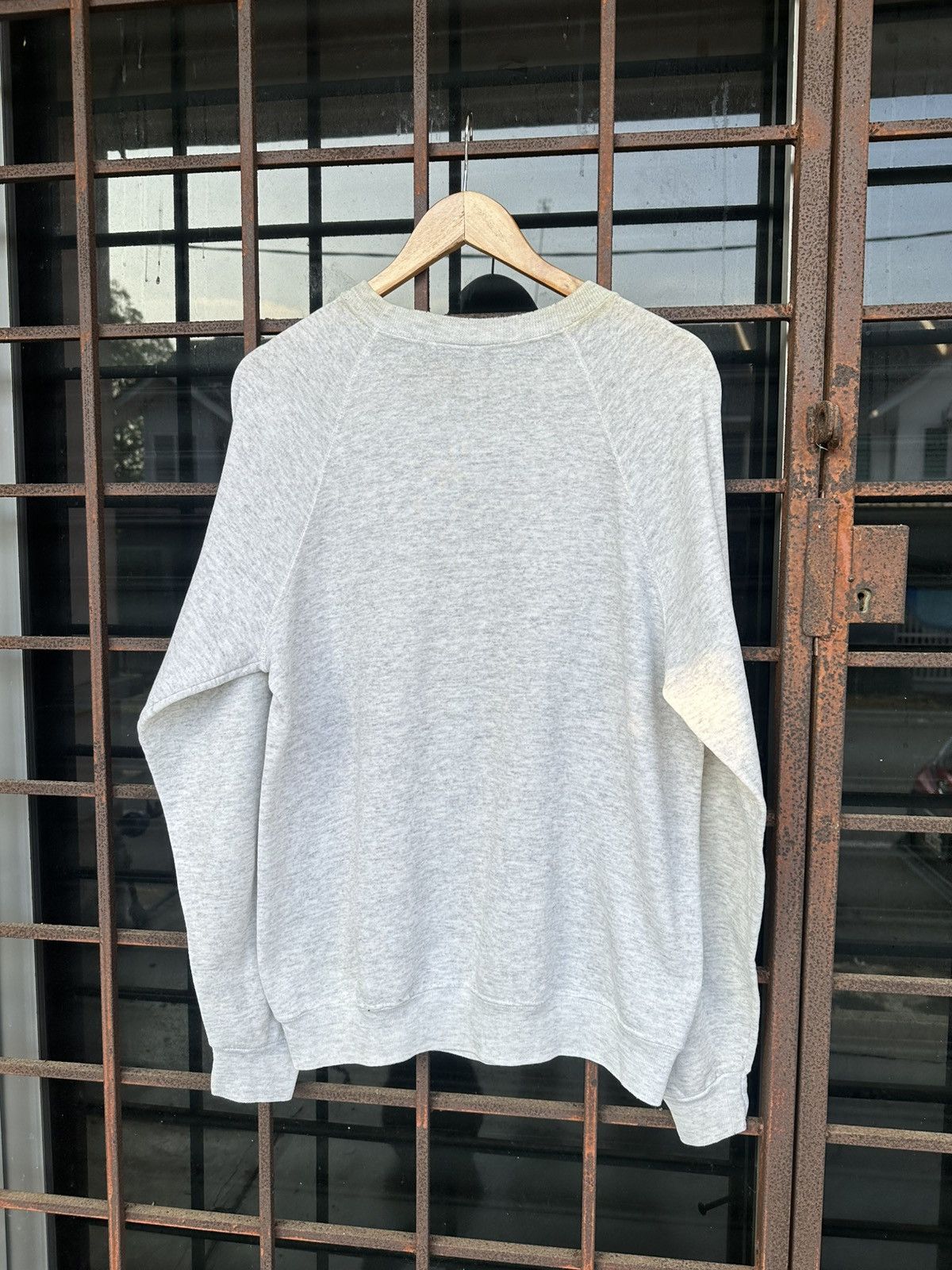 Vintage Vintage Lee THRASHED Plain Crewneck Size US L / EU 52-54 / 3 - 6 Thumbnail