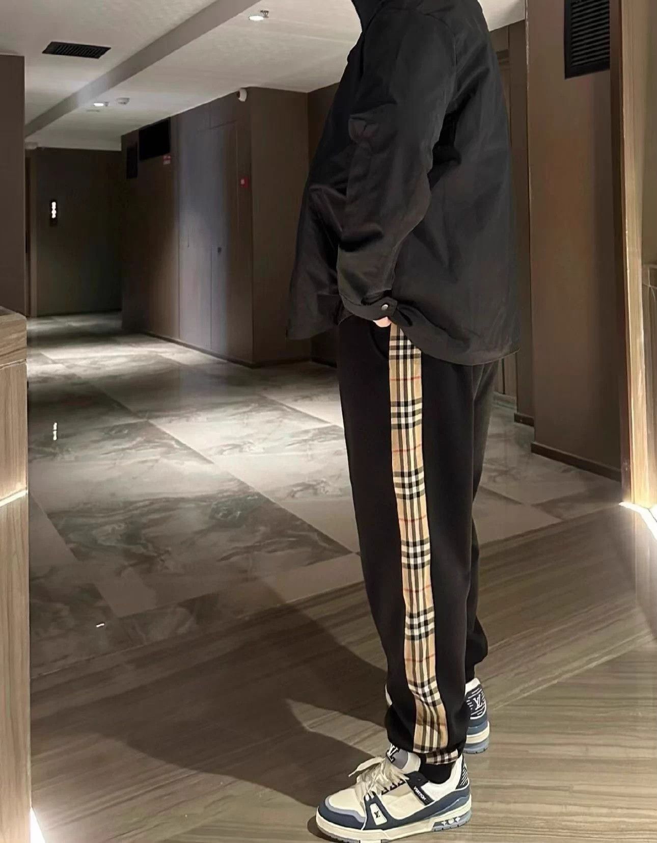 Burberry Burberry Classic Check Side Pocket Drawstring Track Pants L Size US 36 / EU 52 - 6 Thumbnail