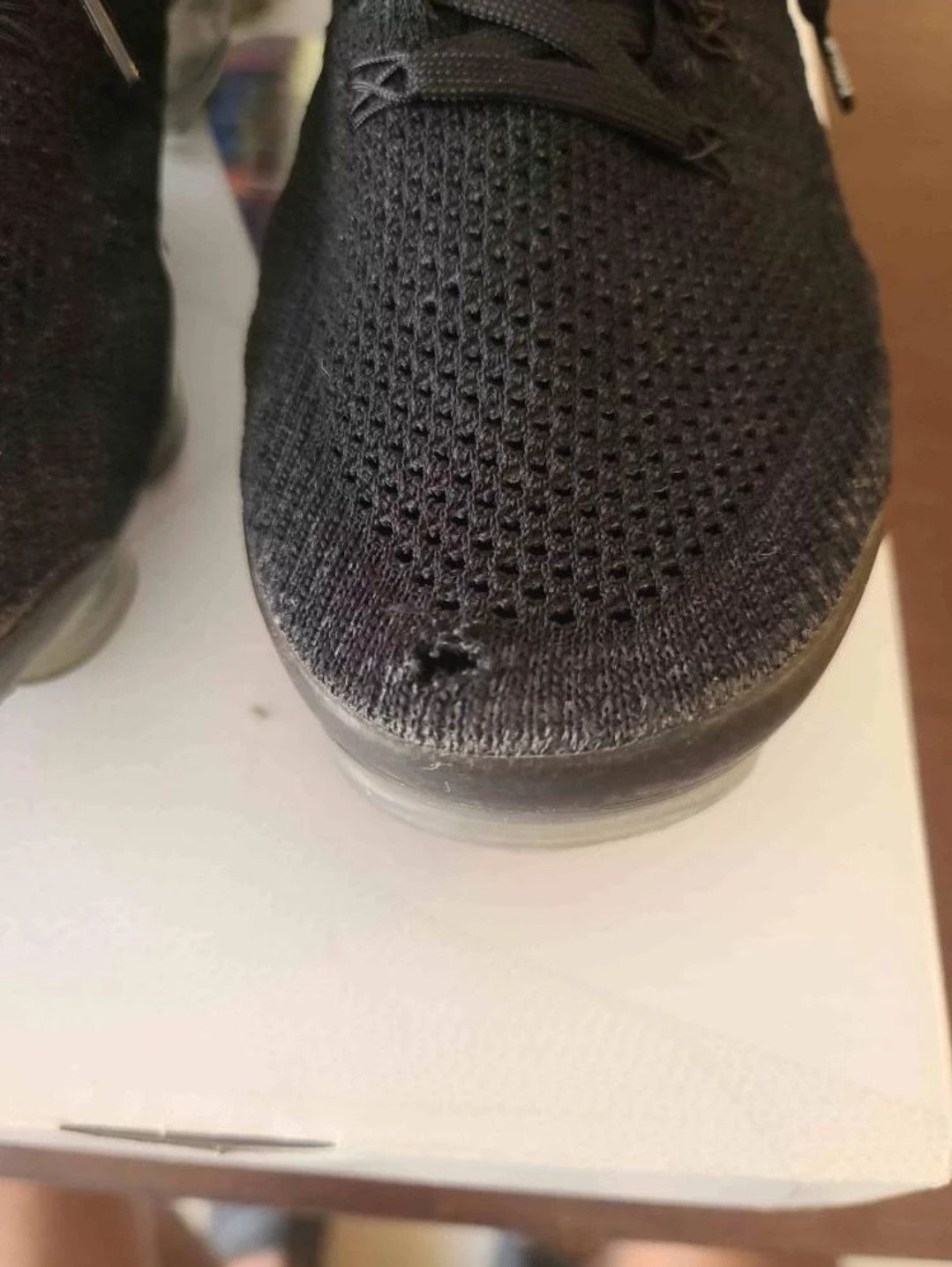 Nike Air Vapormax Flyknit 2 Black Size US 11 / EU 44 - 3 Thumbnail